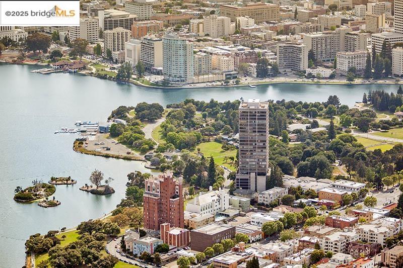 Detail Gallery Image 40 of 42 For 565 Bellevue Ave. #1502,  Oakland,  CA 94610 - 2 Beds | 2 Baths