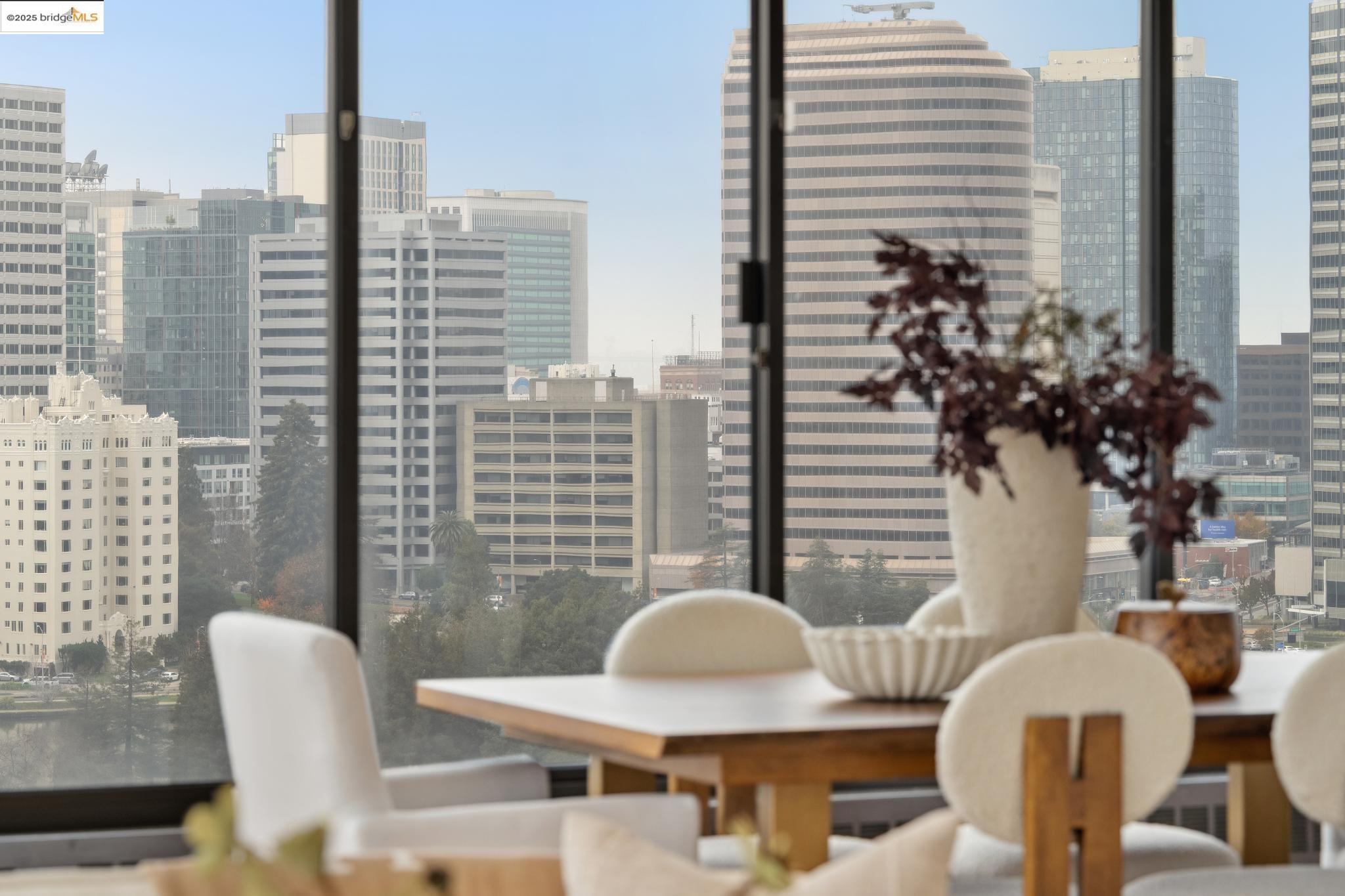 Detail Gallery Image 6 of 42 For 565 Bellevue Ave. #1502,  Oakland,  CA 94610 - 2 Beds | 2 Baths