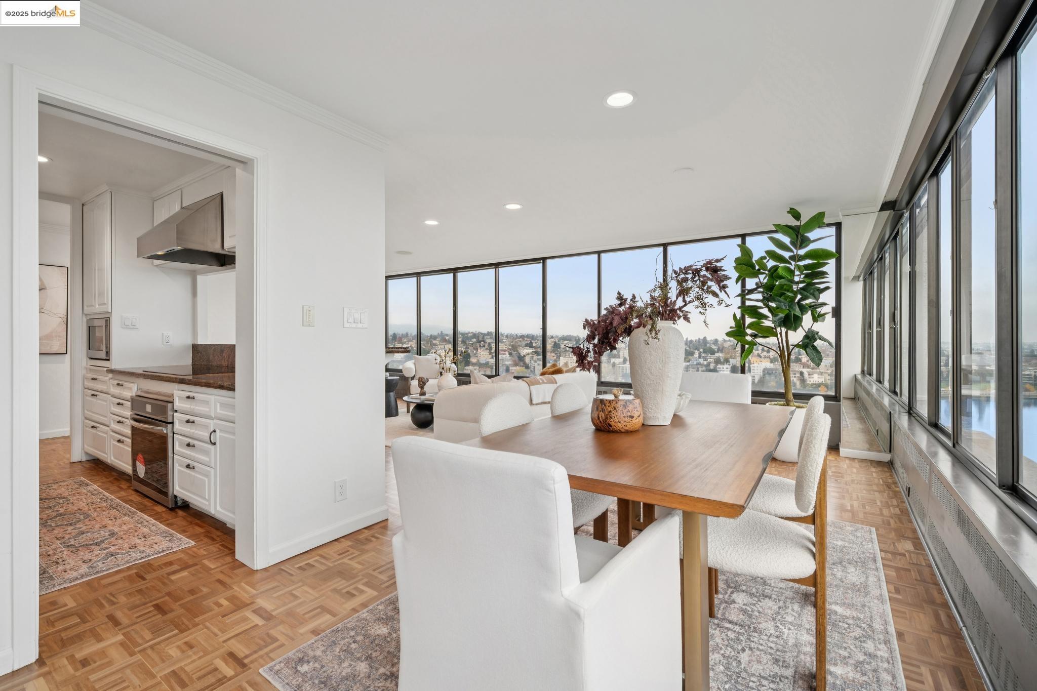 Detail Gallery Image 8 of 42 For 565 Bellevue Ave. #1502,  Oakland,  CA 94610 - 2 Beds | 2 Baths