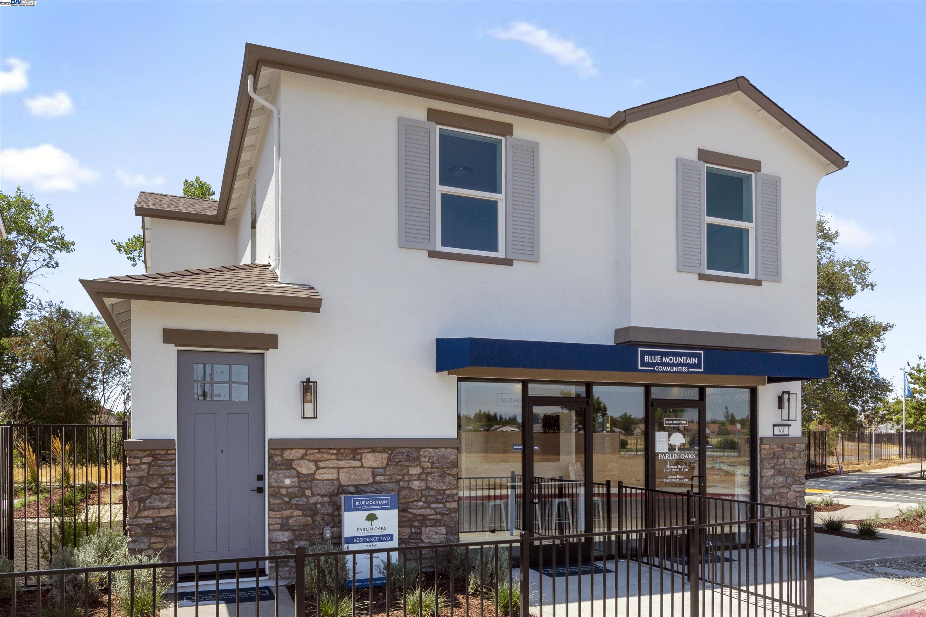 Detail Gallery Image 2 of 6 For 859 Pecan Tree Ln, Galt,  CA 95632 - 3 Beds | 2/1 Baths