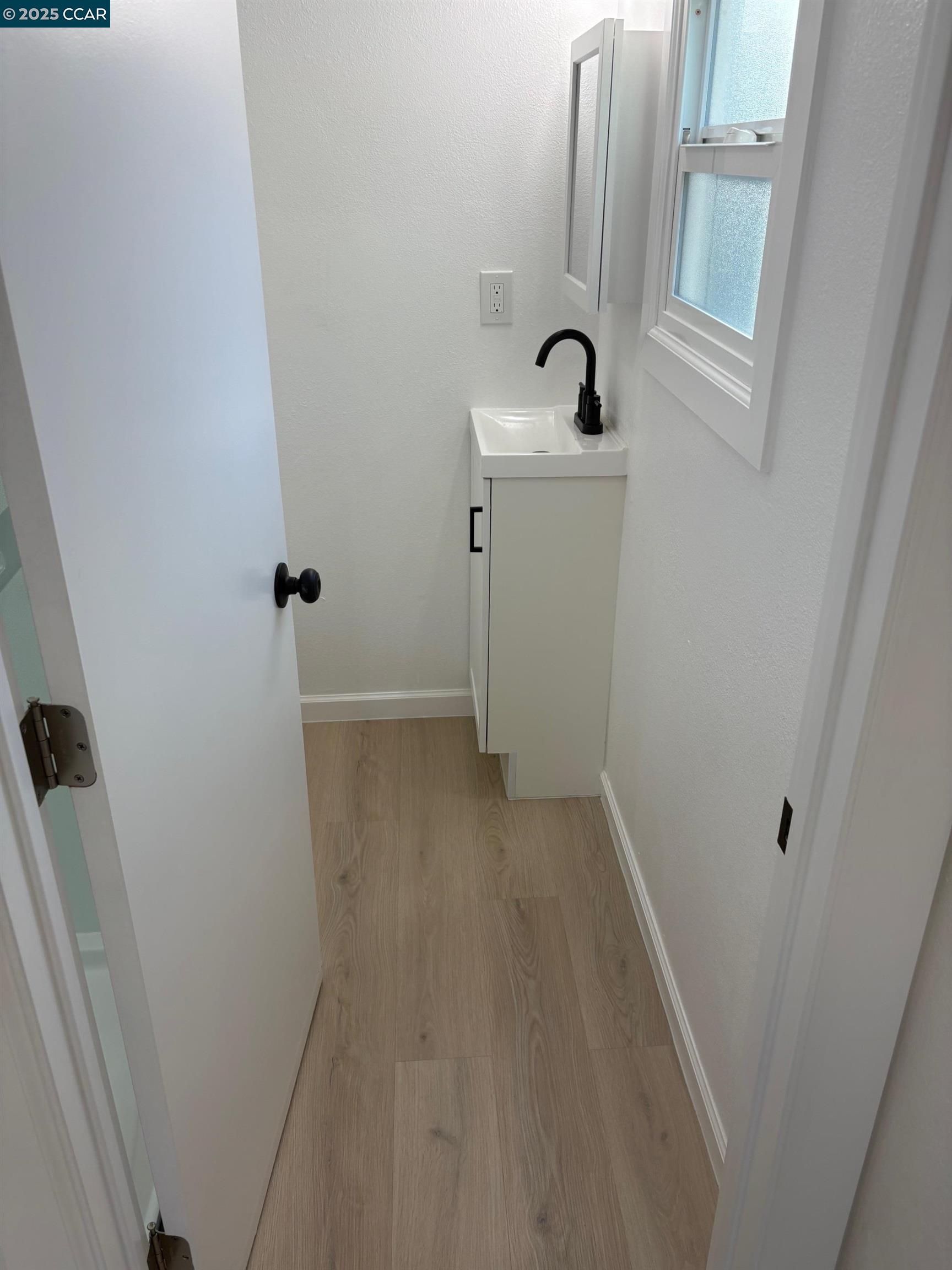 Detail Gallery Image 5 of 5 For 4347 Appian Way, El Sobrante,  CA 94803 - 1 Beds | 1 Baths