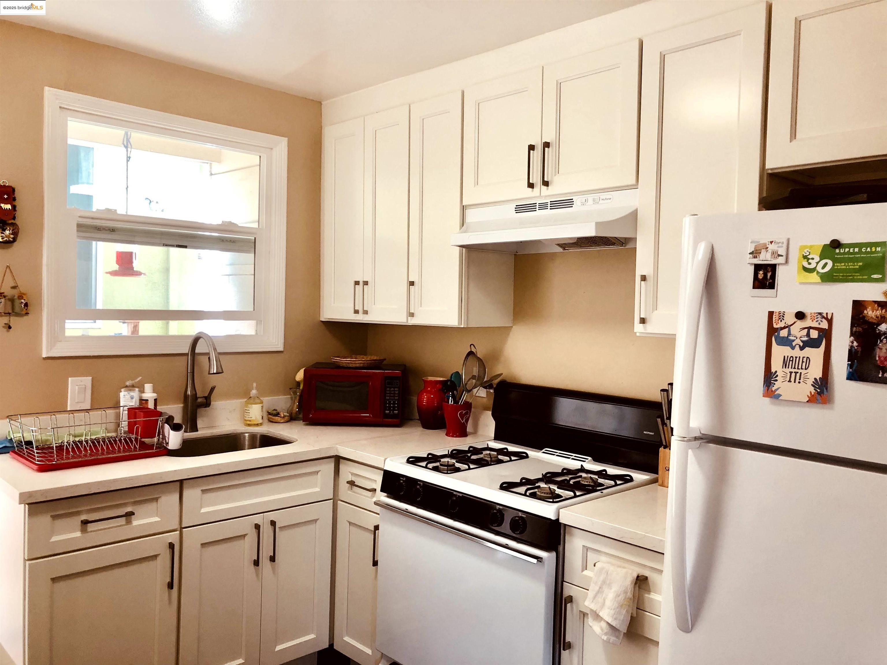 Detail Gallery Image 3 of 46 For 986 Kains Ave, Albany,  CA 94705 - – Beds | – Baths