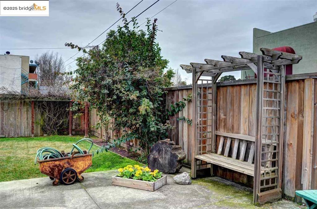 Detail Gallery Image 22 of 46 For 986 Kains Ave, Albany,  CA 94705 - – Beds | – Baths