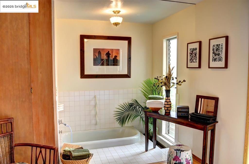 Detail Gallery Image 25 of 46 For 986 Kains Ave, Albany,  CA 94705 - – Beds | – Baths