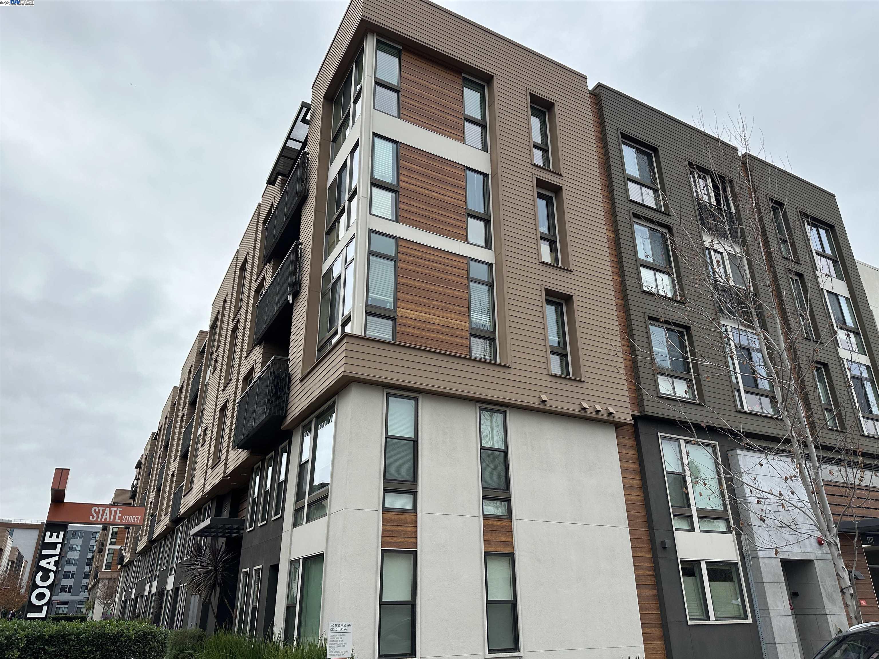 Front Image Thumbnail for BE41119500