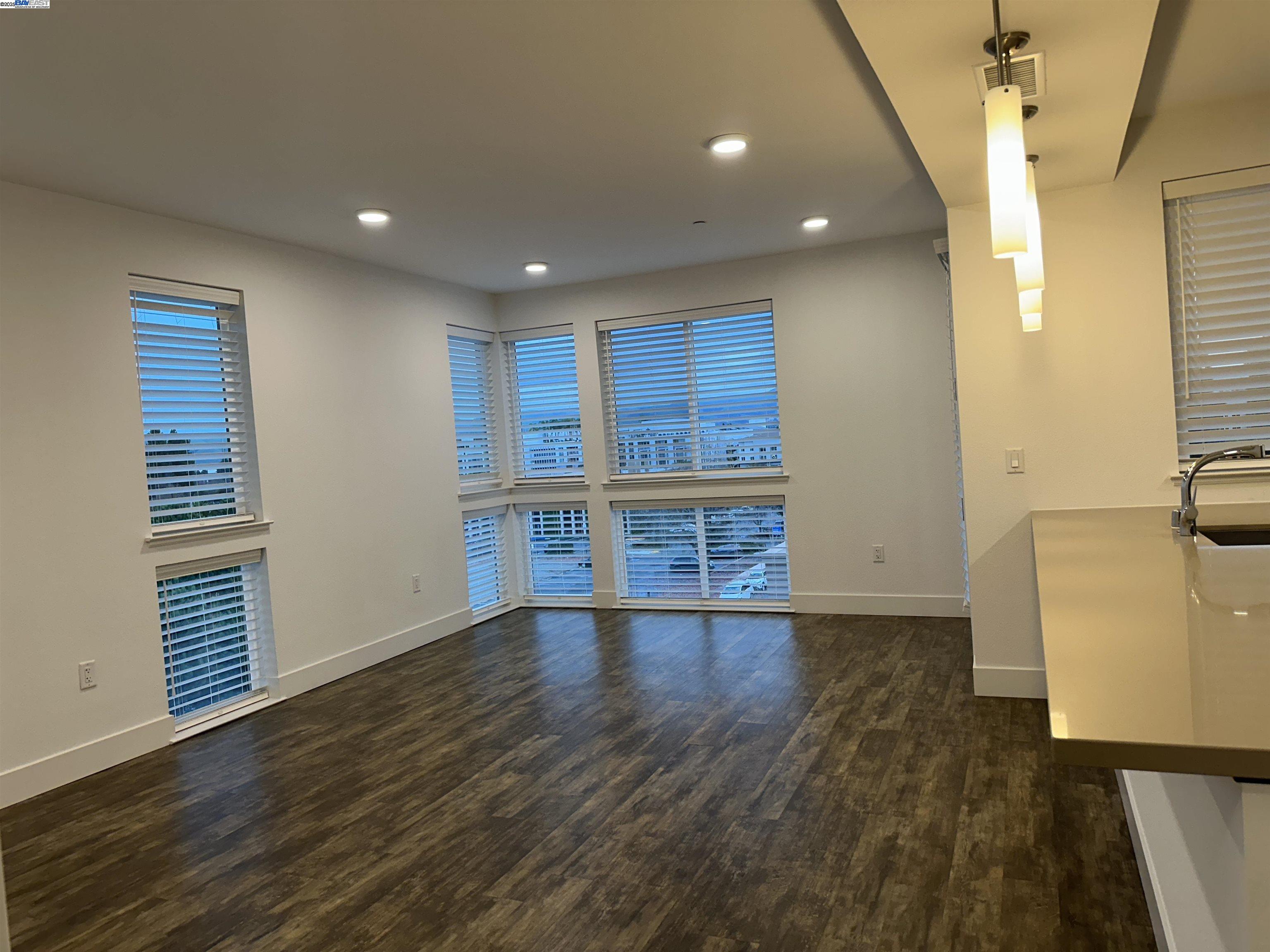 Detail Gallery Image 10 of 34 For 3658 Capitol Ave 519a,  Fremont,  CA 94538 - 3 Beds | 2 Baths