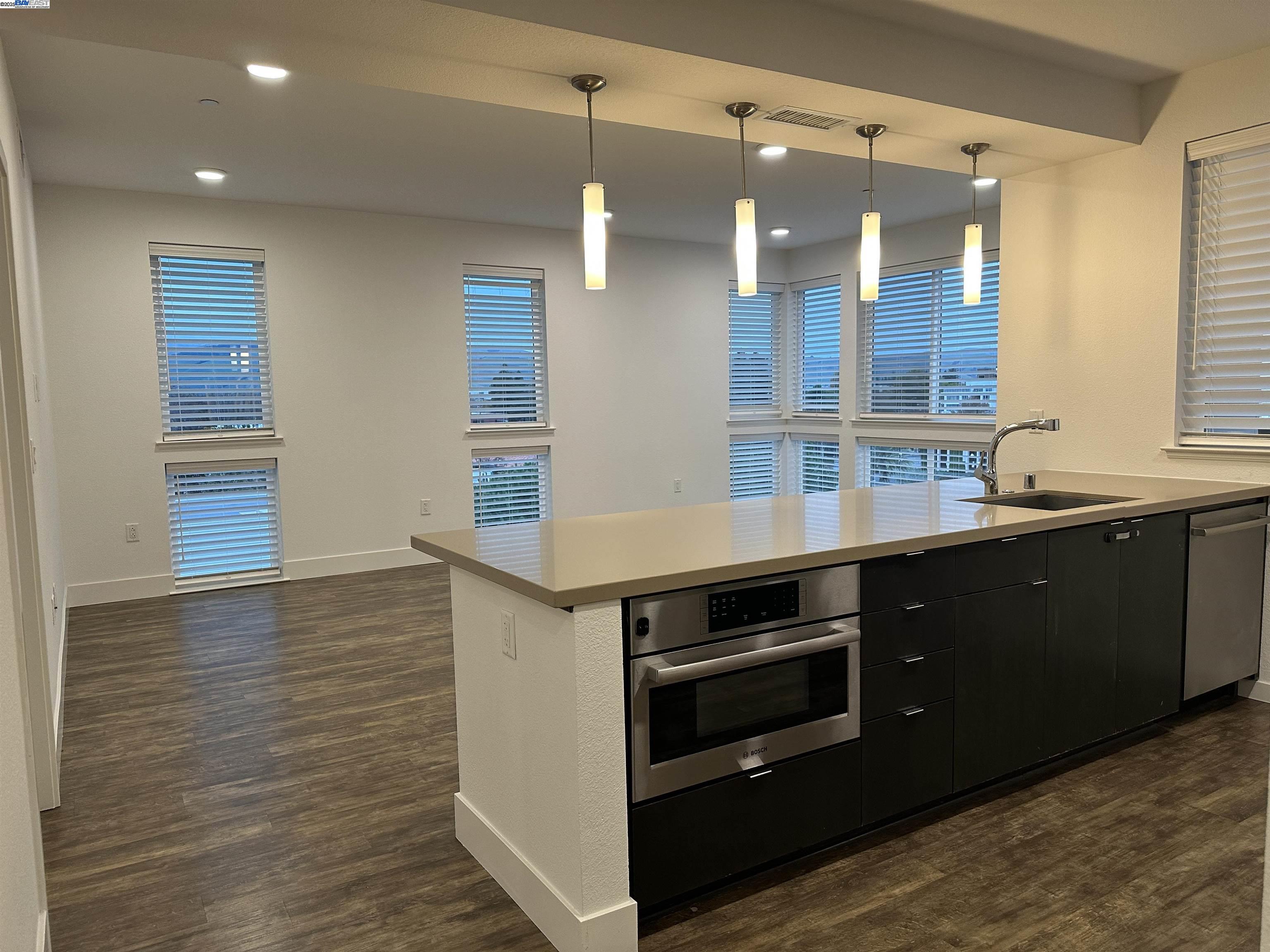 Detail Gallery Image 5 of 34 For 3658 Capitol Ave 519a,  Fremont,  CA 94538 - 3 Beds | 2 Baths