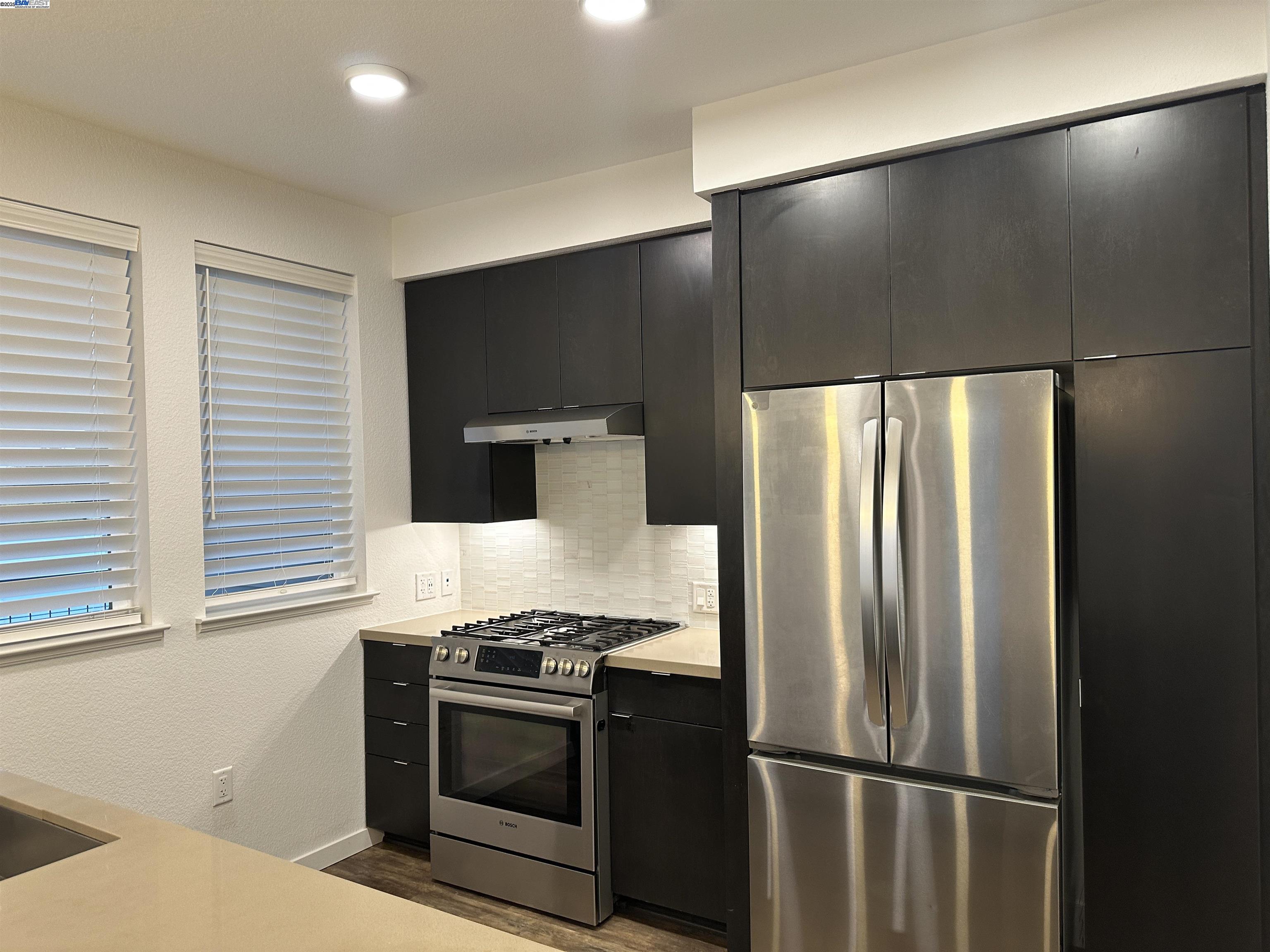 Detail Gallery Image 6 of 34 For 3658 Capitol Ave 519a,  Fremont,  CA 94538 - 3 Beds | 2 Baths