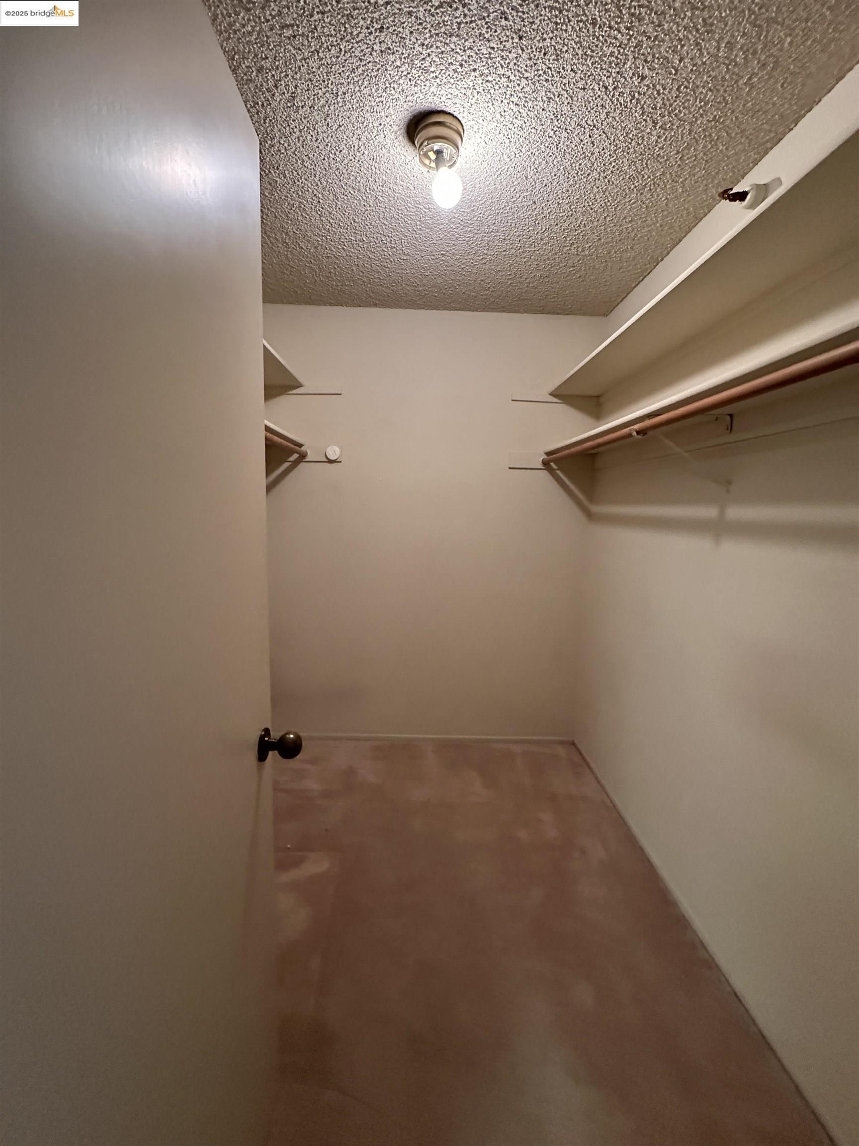 Detail Gallery Image 11 of 17 For 240 N Bayshore Blvd #303,  San Mateo,  CA 94401 - 1 Beds | 1 Baths