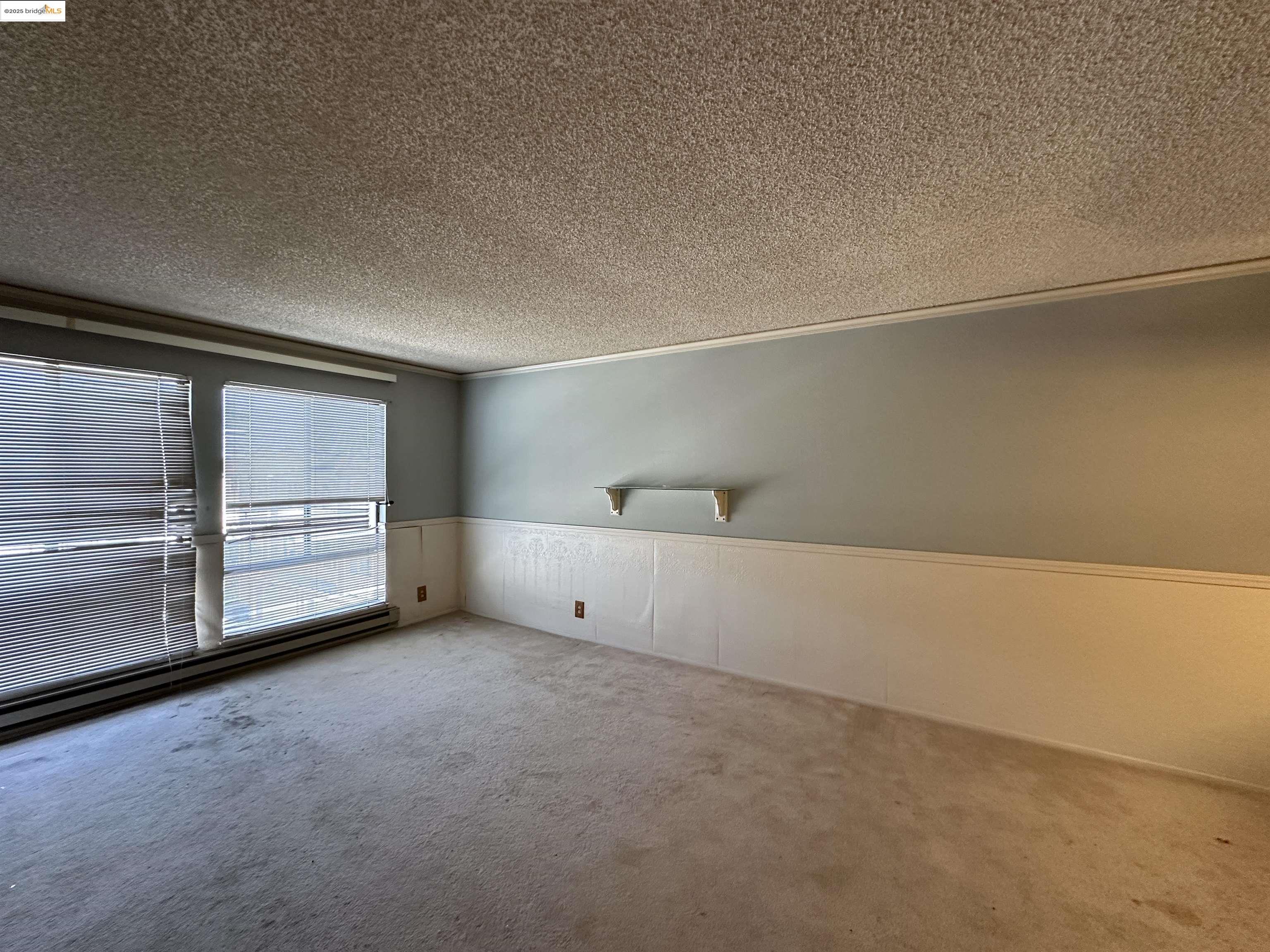 Detail Gallery Image 3 of 17 For 240 N Bayshore Blvd #303,  San Mateo,  CA 94401 - 1 Beds | 1 Baths