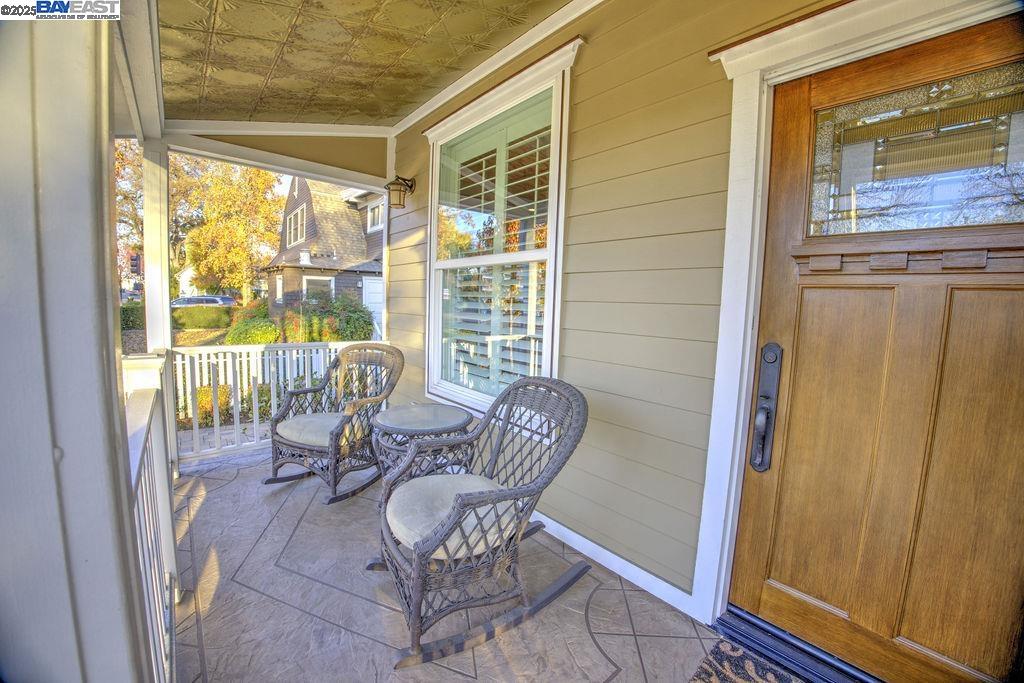 Detail Gallery Image 2 of 32 For 4536 1st St, Pleasanton,  CA 94566 - 2 Beds | 2 Baths