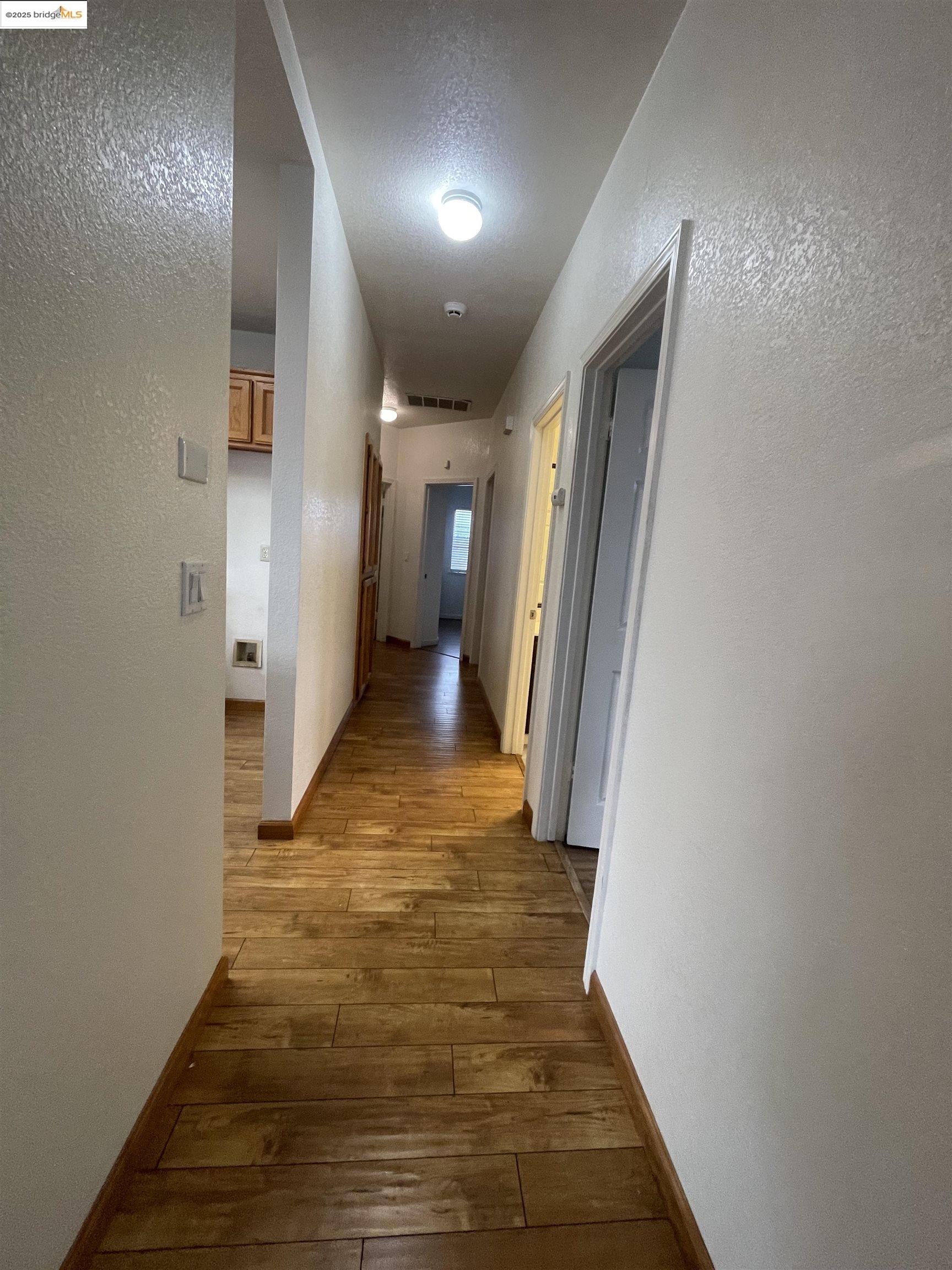 Detail Gallery Image 12 of 33 For 8636 Carlin Ave, Sacramento,  CA 95823 - 3 Beds | 2 Baths