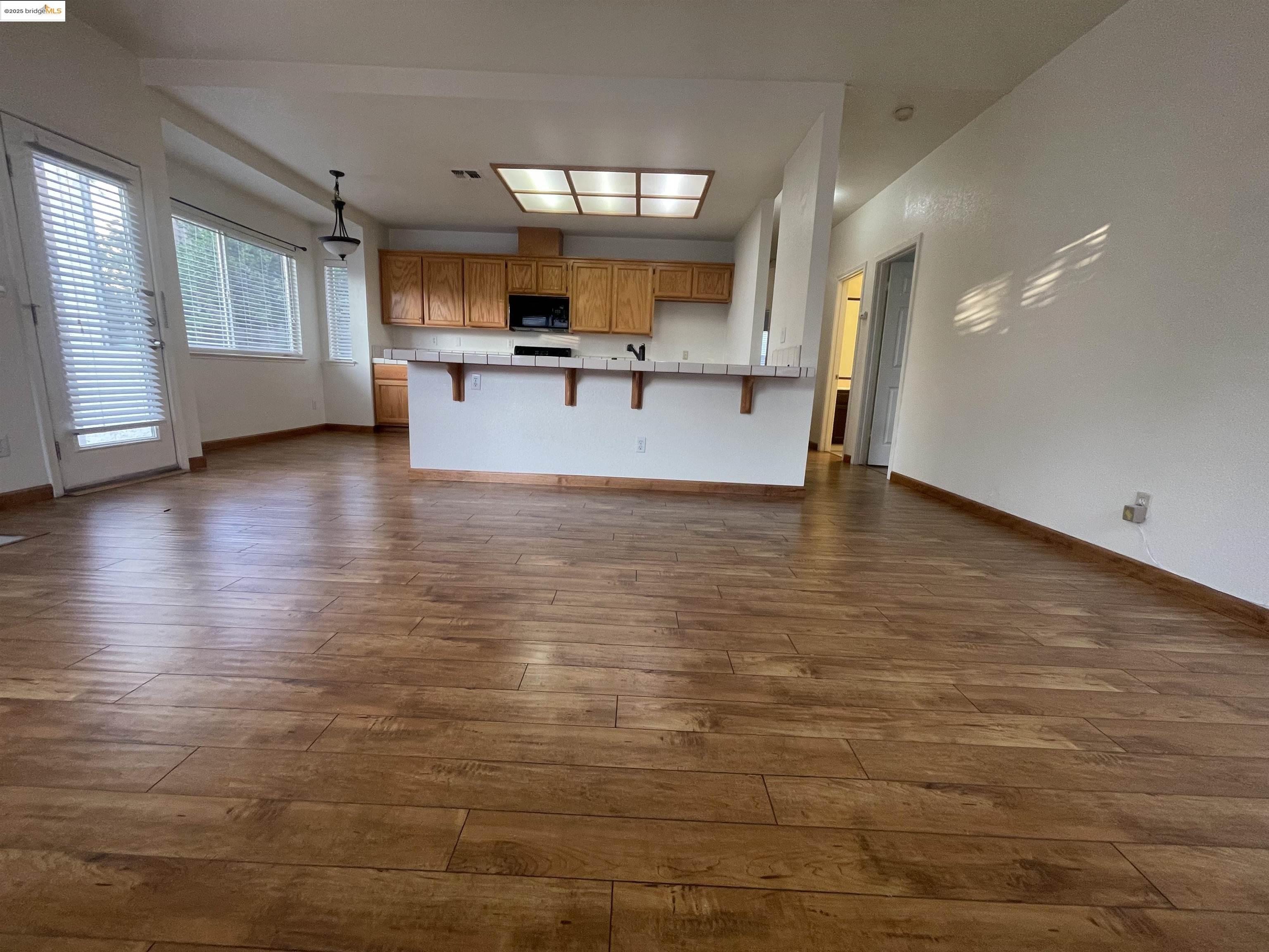 Detail Gallery Image 7 of 33 For 8636 Carlin Ave, Sacramento,  CA 95823 - 3 Beds | 2 Baths