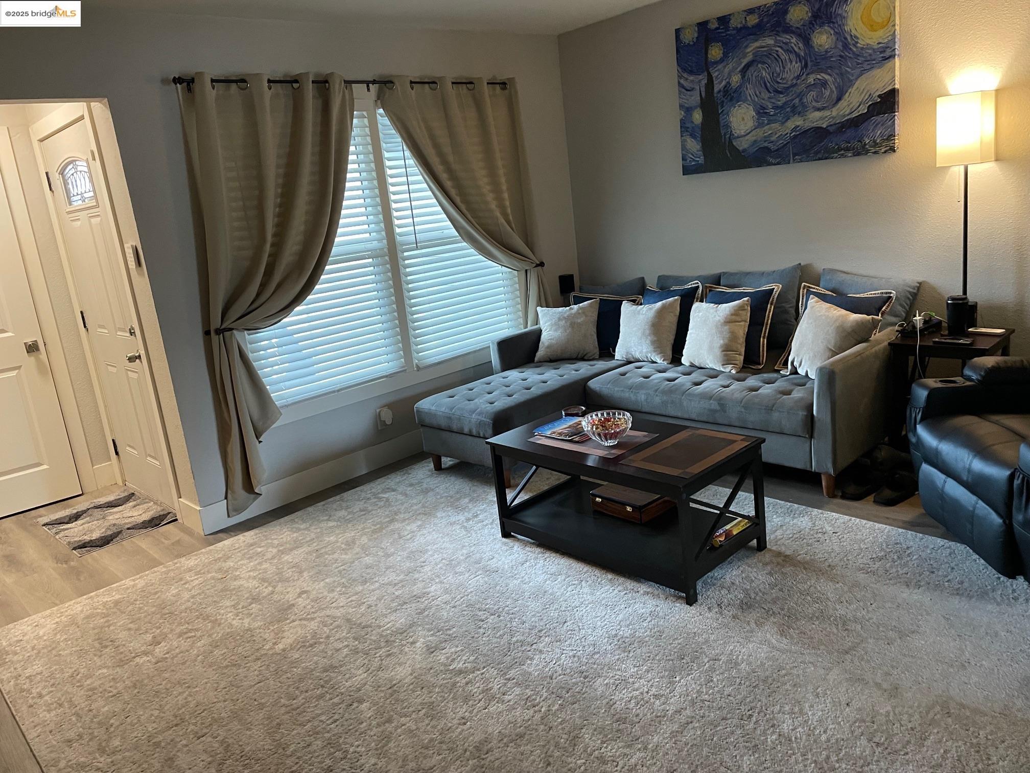 Detail Gallery Image 3 of 19 For 80 Loma Vista Way, Pittsburg,  CA 94565 - 3 Beds | 1 Baths