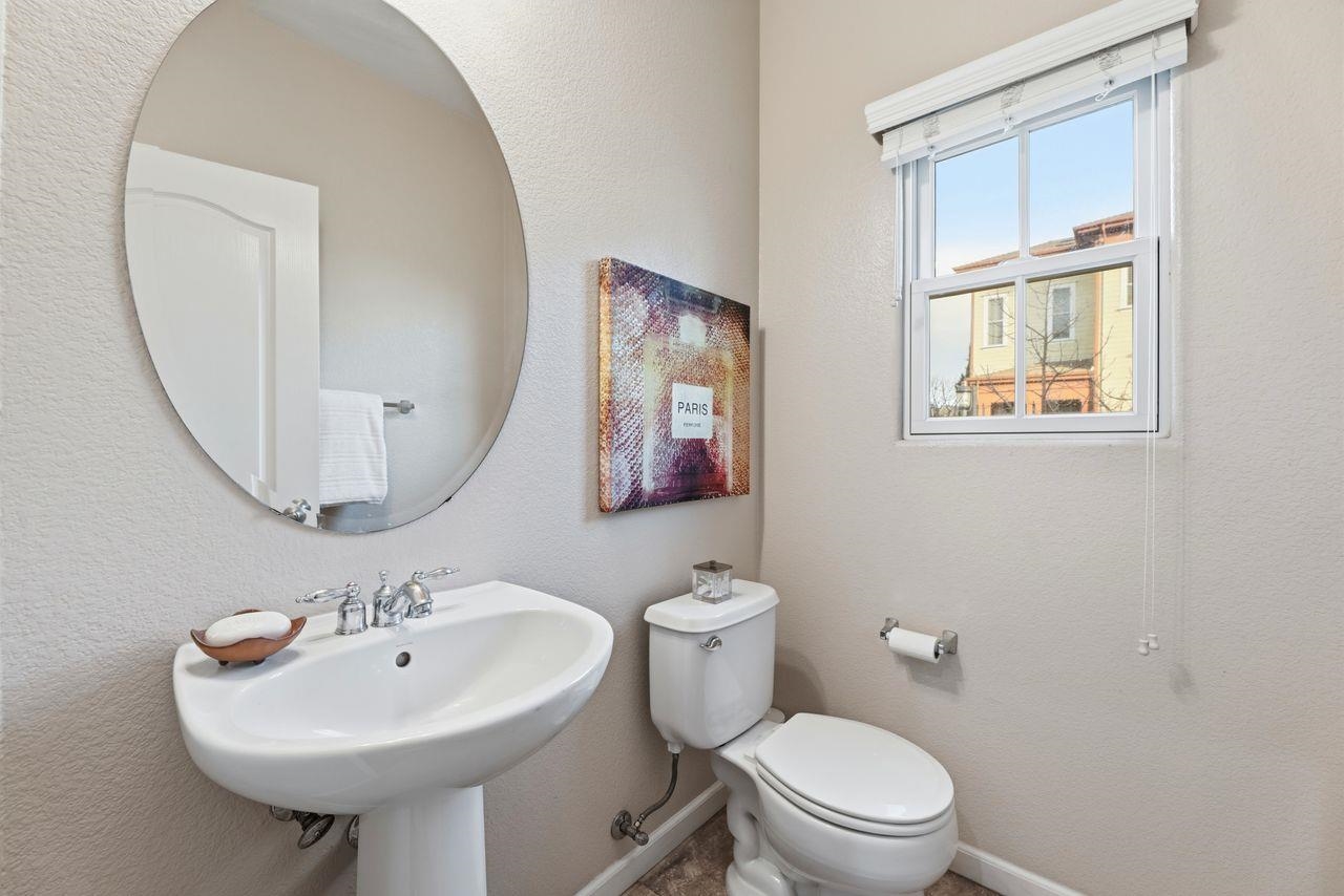 Detail Gallery Image 35 of 51 For 2054 Clark St, Hercules,  CA 94547 - 3 Beds | 2/1 Baths