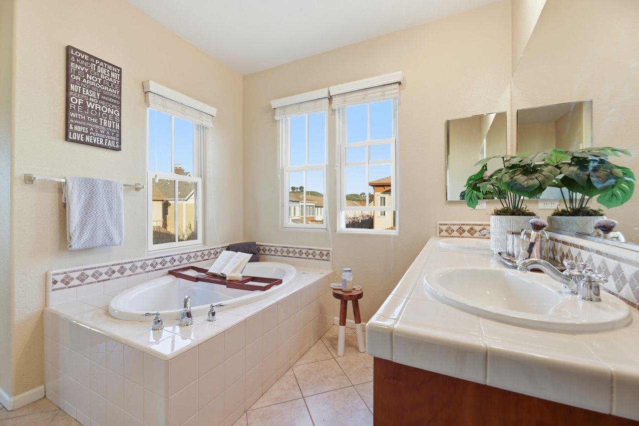 Detail Gallery Image 38 of 51 For 2054 Clark St, Hercules,  CA 94547 - 3 Beds | 2/1 Baths
