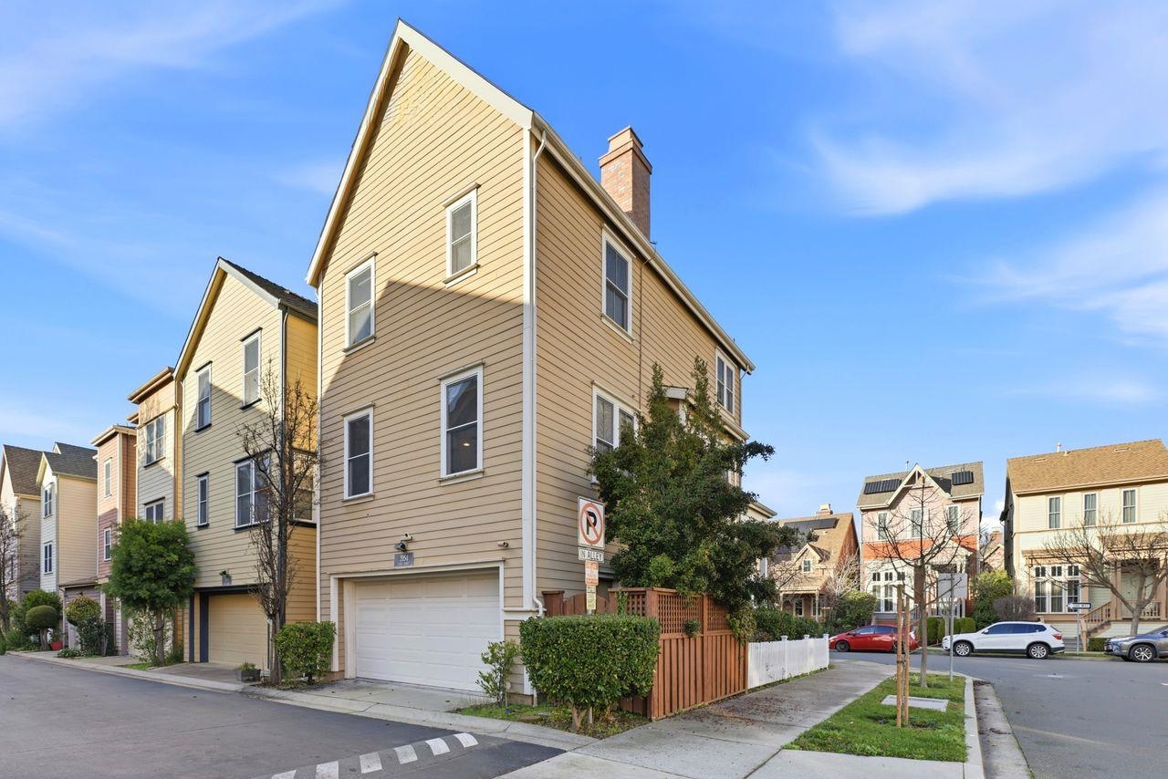 Detail Gallery Image 41 of 51 For 2054 Clark St, Hercules,  CA 94547 - 3 Beds | 2/1 Baths