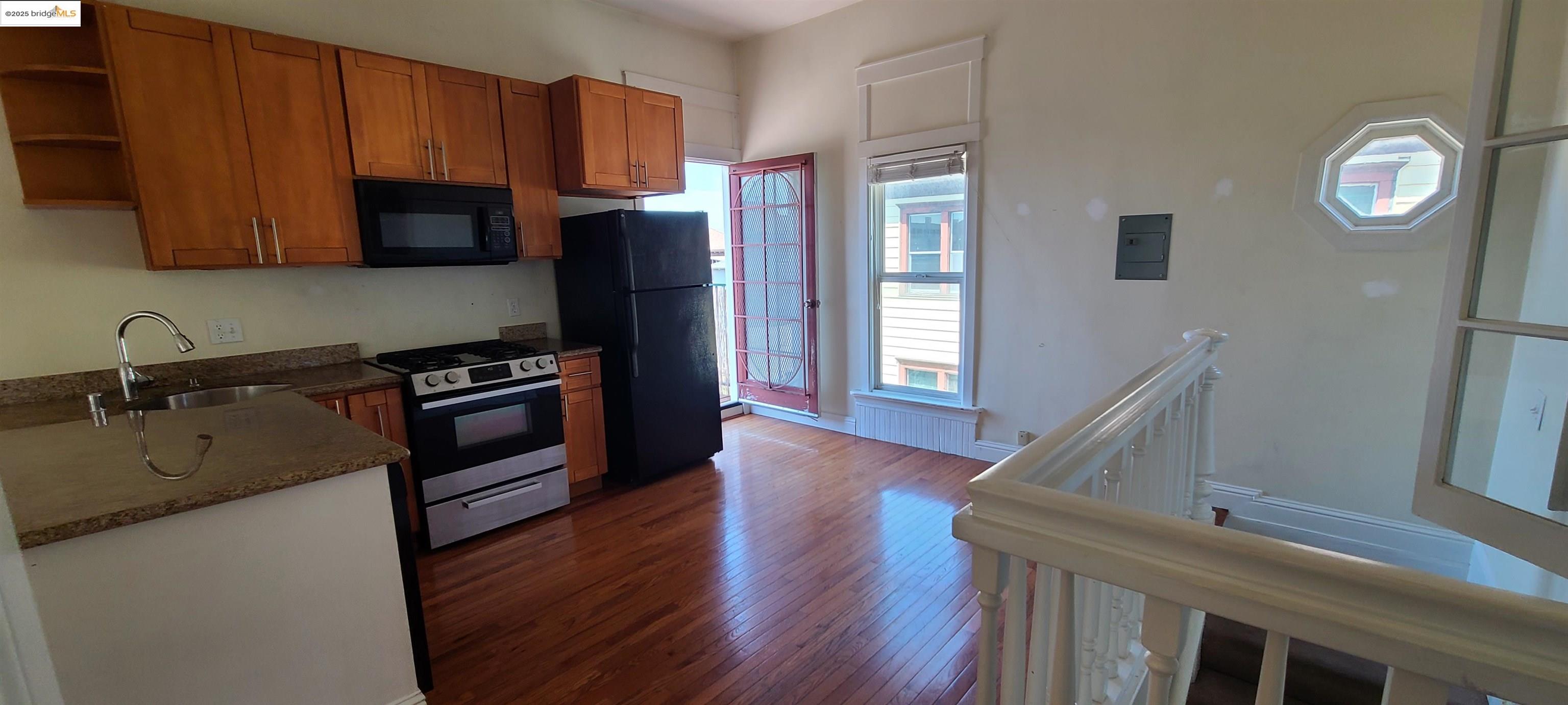 Detail Gallery Image 21 of 55 For 2825 Market St, Oakland,  CA 94608 - – Beds | – Baths