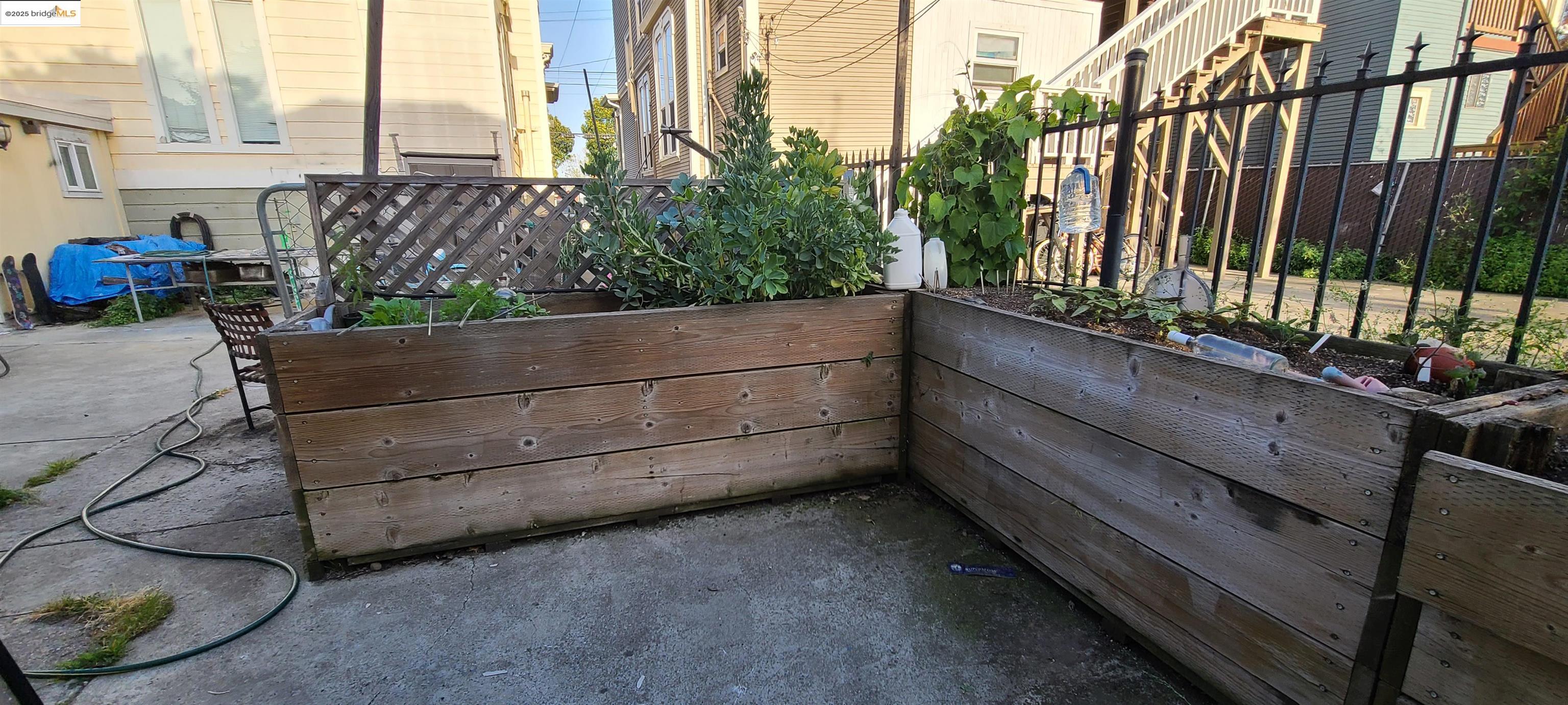 Detail Gallery Image 27 of 55 For 2825 Market St, Oakland,  CA 94608 - – Beds | – Baths