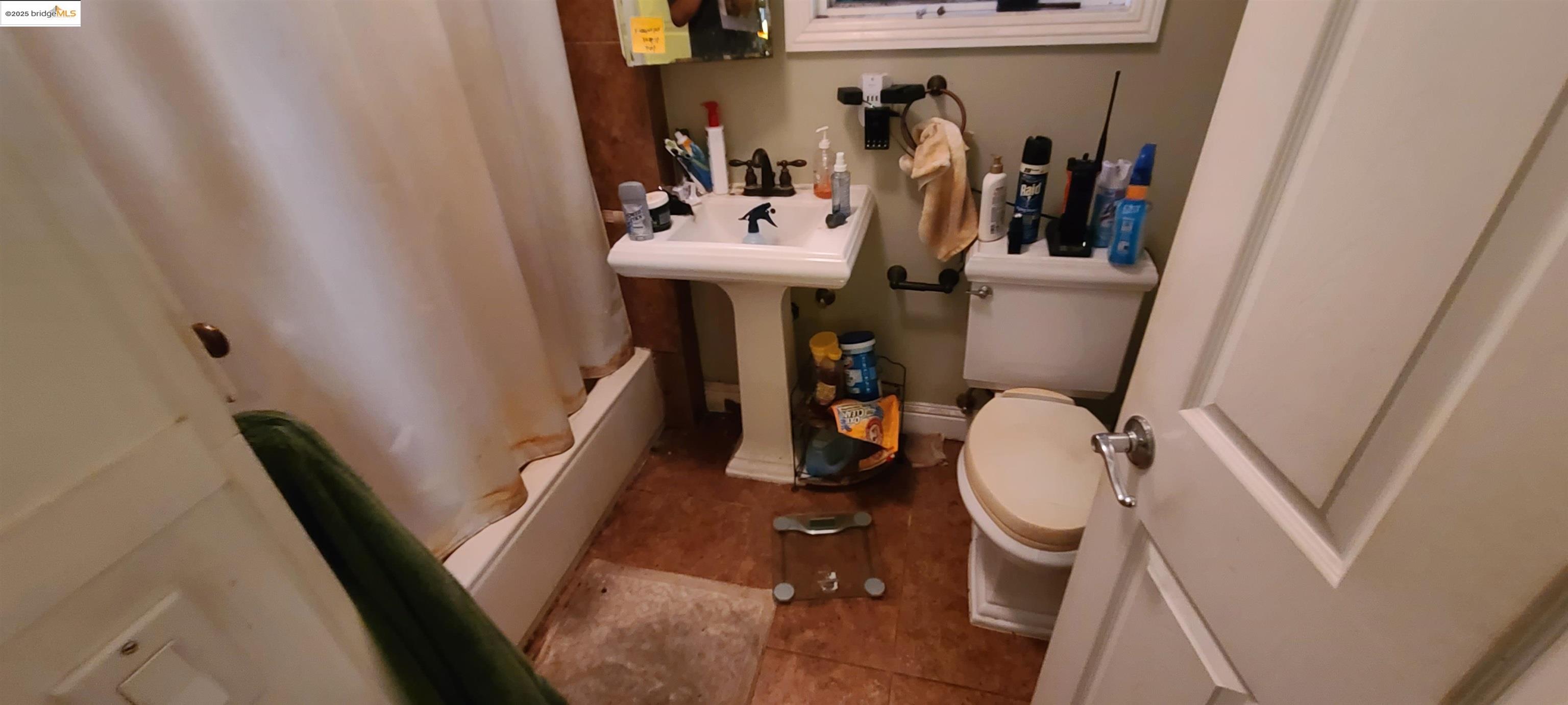 Detail Gallery Image 29 of 55 For 2825 Market St, Oakland,  CA 94608 - – Beds | – Baths