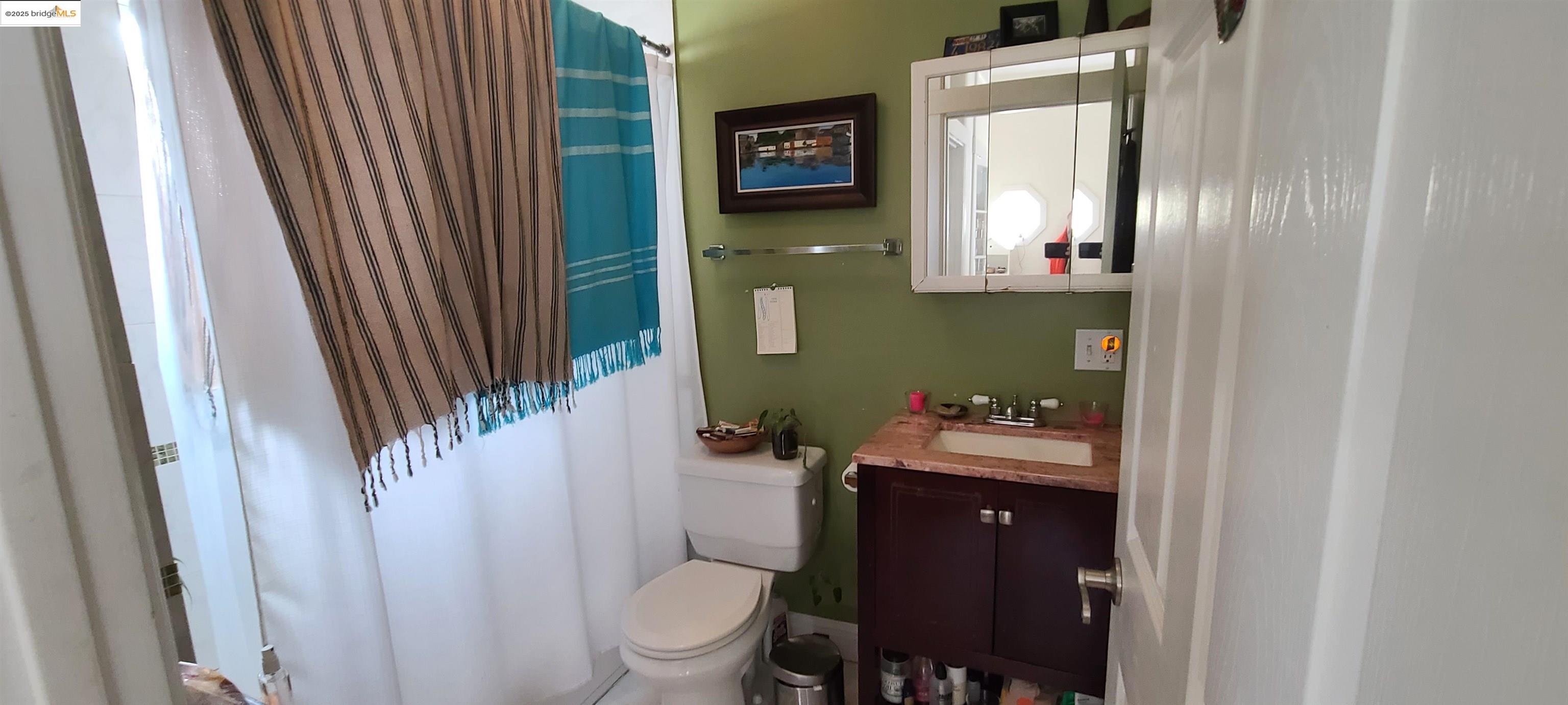 Detail Gallery Image 35 of 55 For 2825 Market St, Oakland,  CA 94608 - – Beds | – Baths