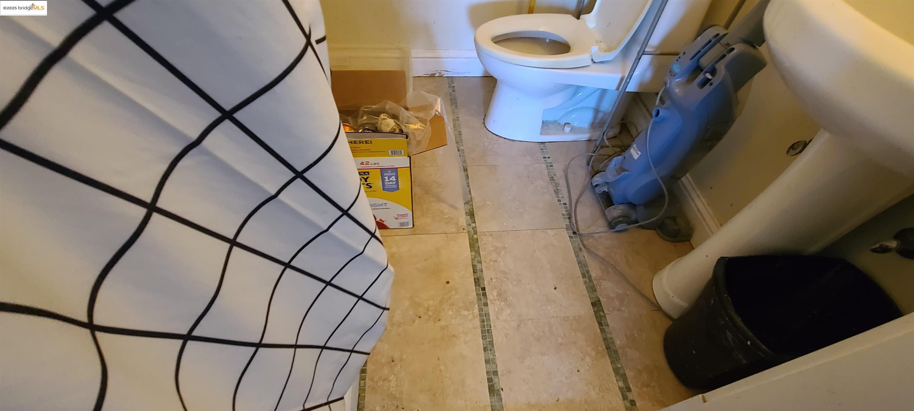 Detail Gallery Image 38 of 55 For 2825 Market St, Oakland,  CA 94608 - – Beds | – Baths