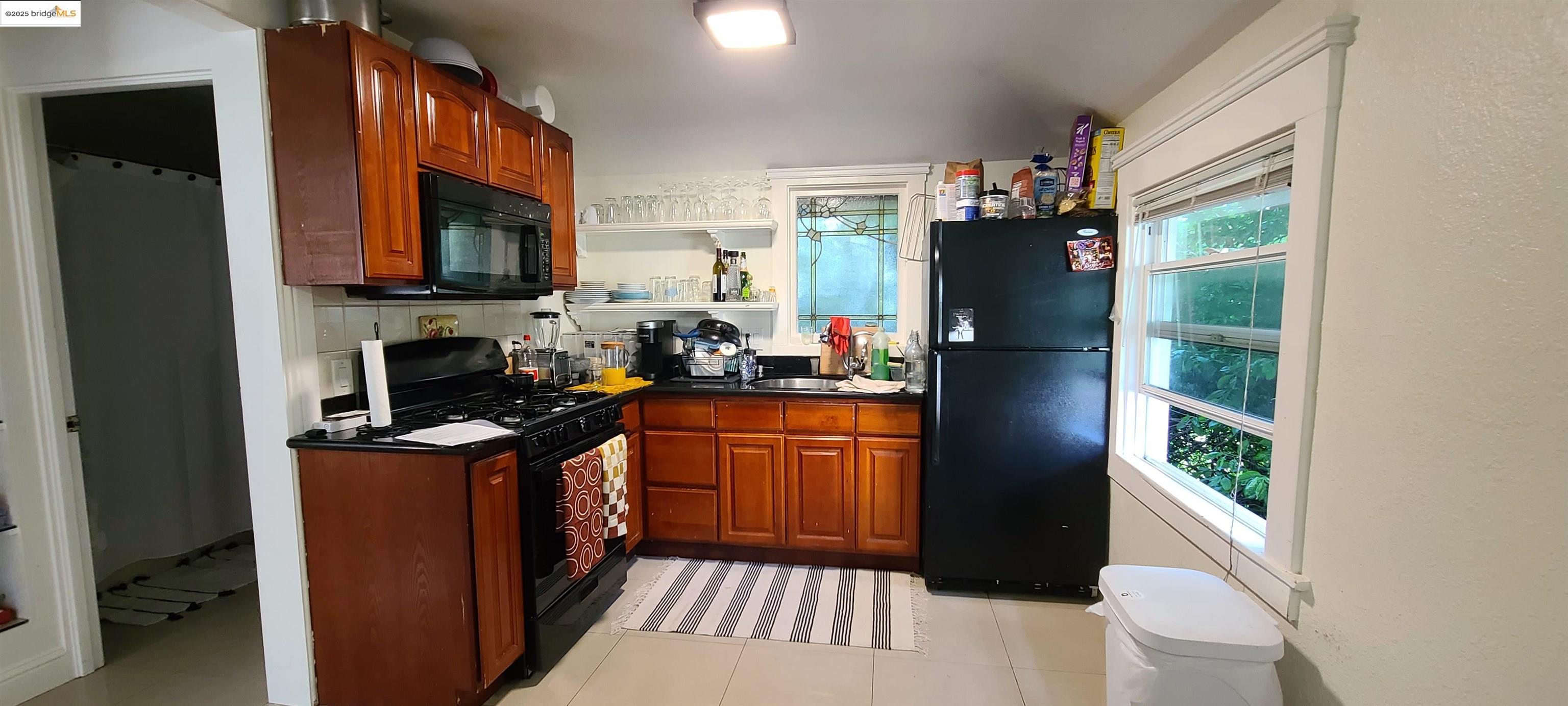 Detail Gallery Image 45 of 55 For 2825 Market St, Oakland,  CA 94608 - – Beds | – Baths