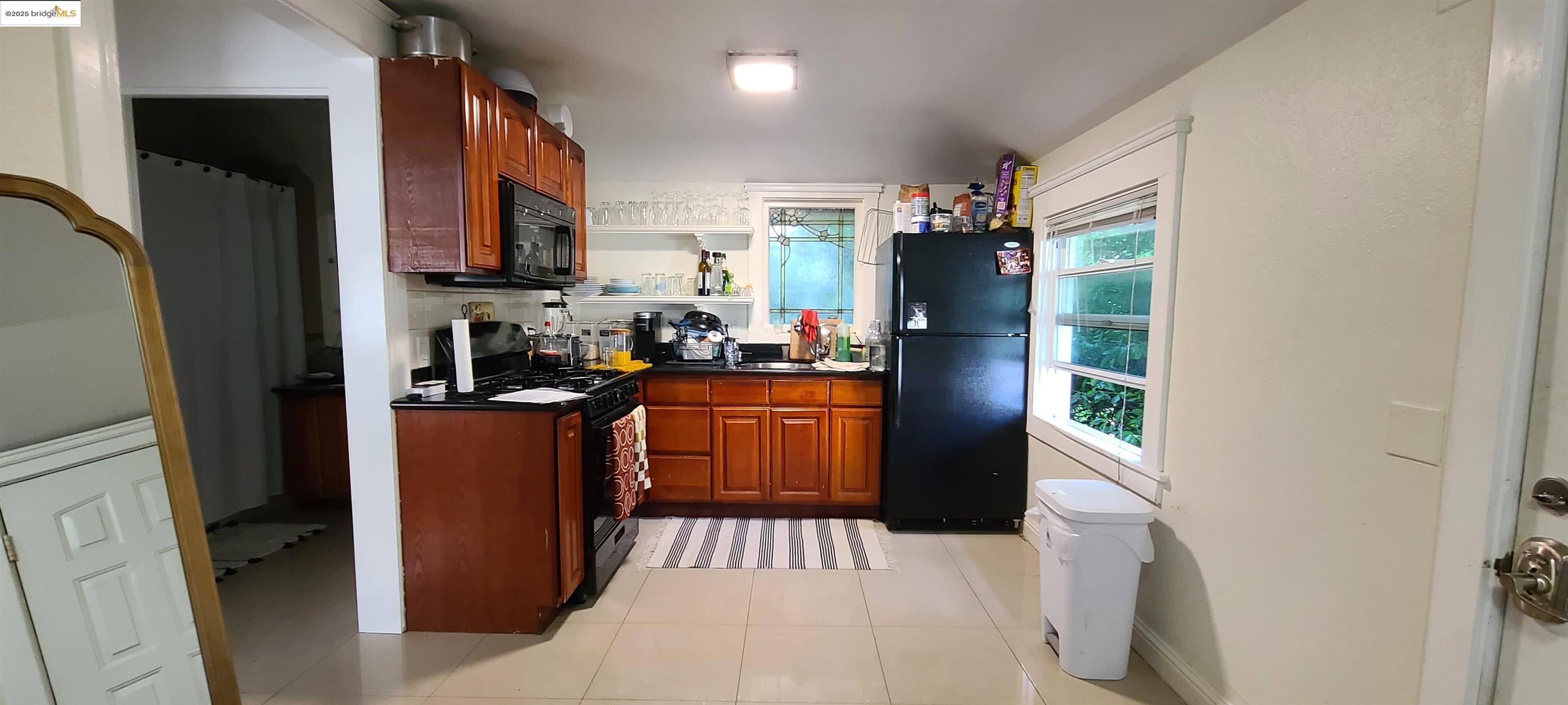 Detail Gallery Image 48 of 55 For 2825 Market St, Oakland,  CA 94608 - – Beds | – Baths