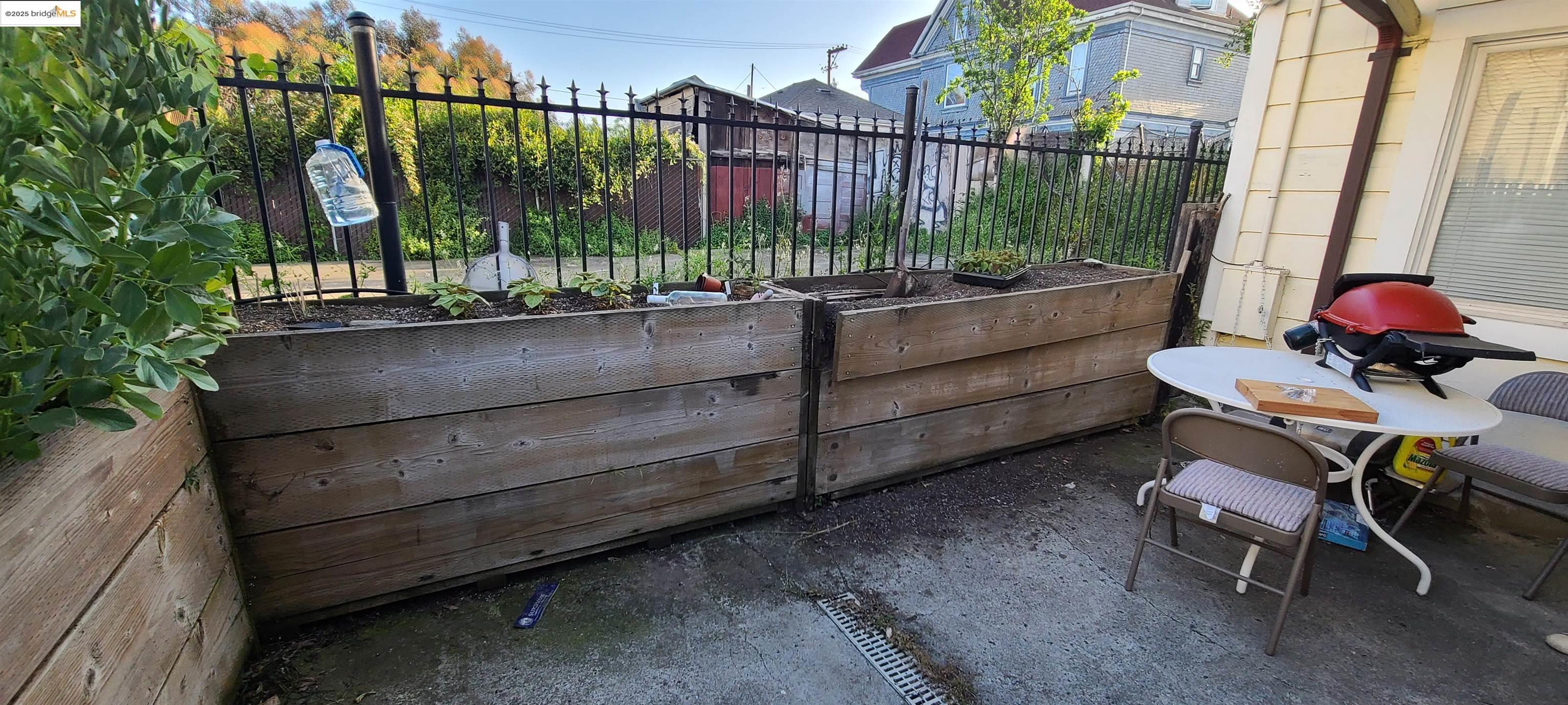 Detail Gallery Image 52 of 55 For 2825 Market St, Oakland,  CA 94608 - – Beds | – Baths