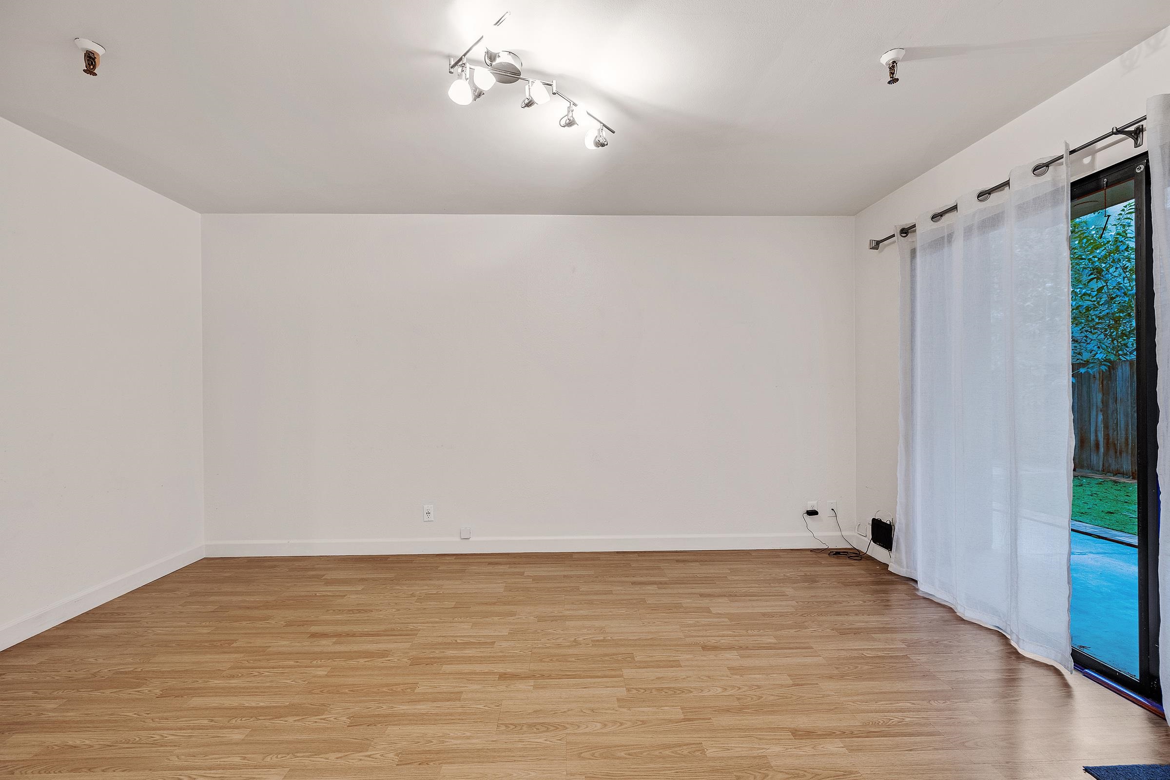 Photo #9: 41119518 Listing: Photo #9