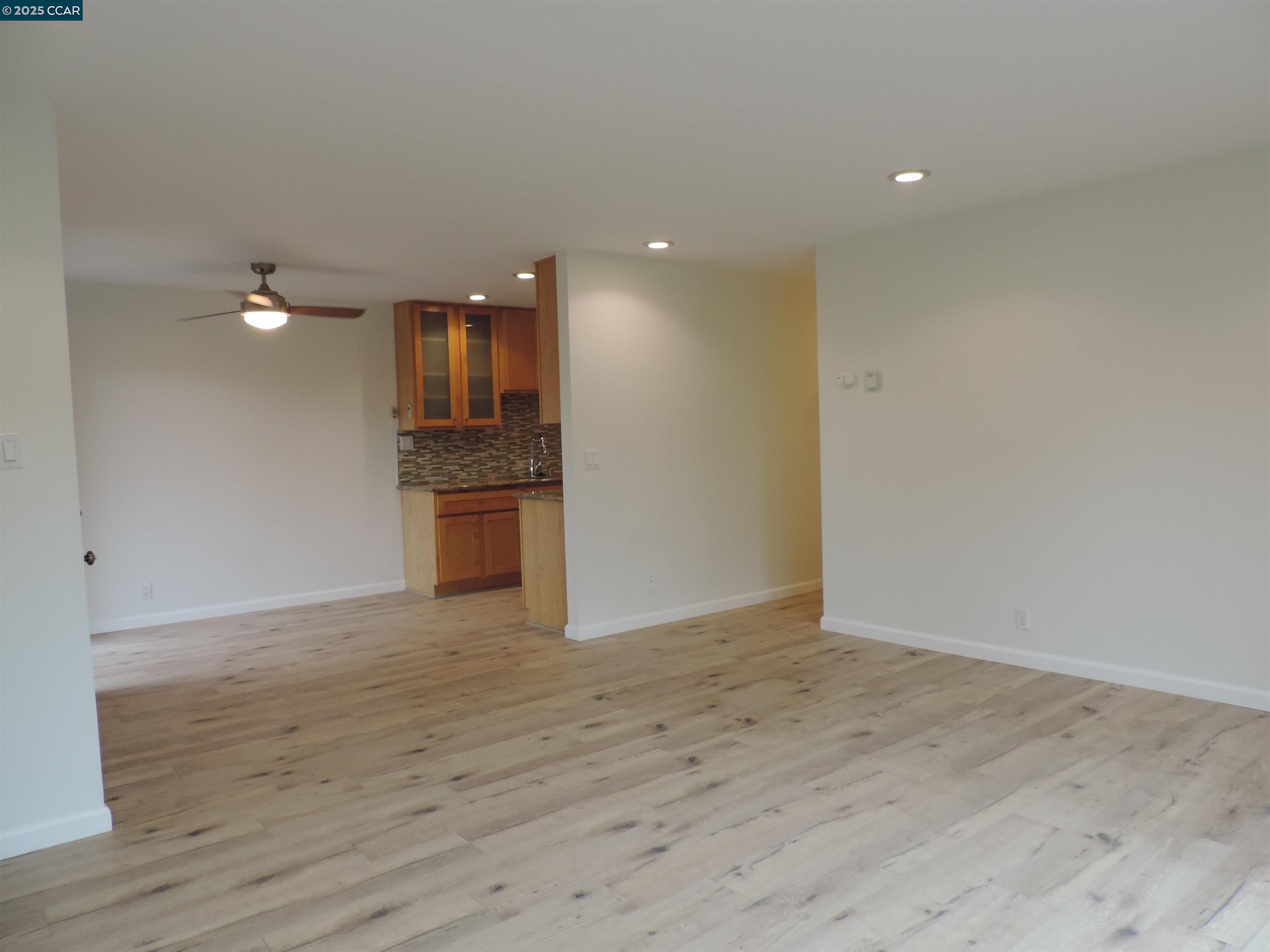 Detail Gallery Image 3 of 35 For 1919 Ygnacio Valley Rd #79,  Walnut Creek,  CA 94598 - 2 Beds | 1/1 Baths