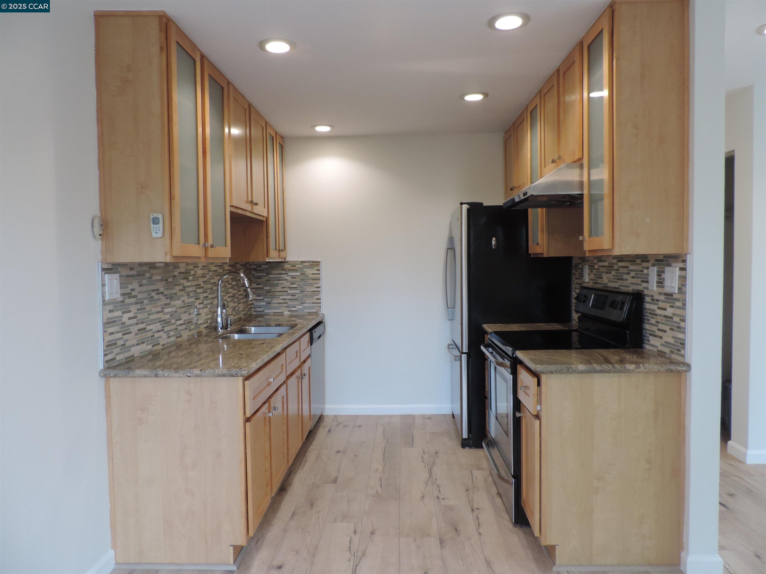 Detail Gallery Image 5 of 35 For 1919 Ygnacio Valley Rd #79,  Walnut Creek,  CA 94598 - 2 Beds | 1/1 Baths