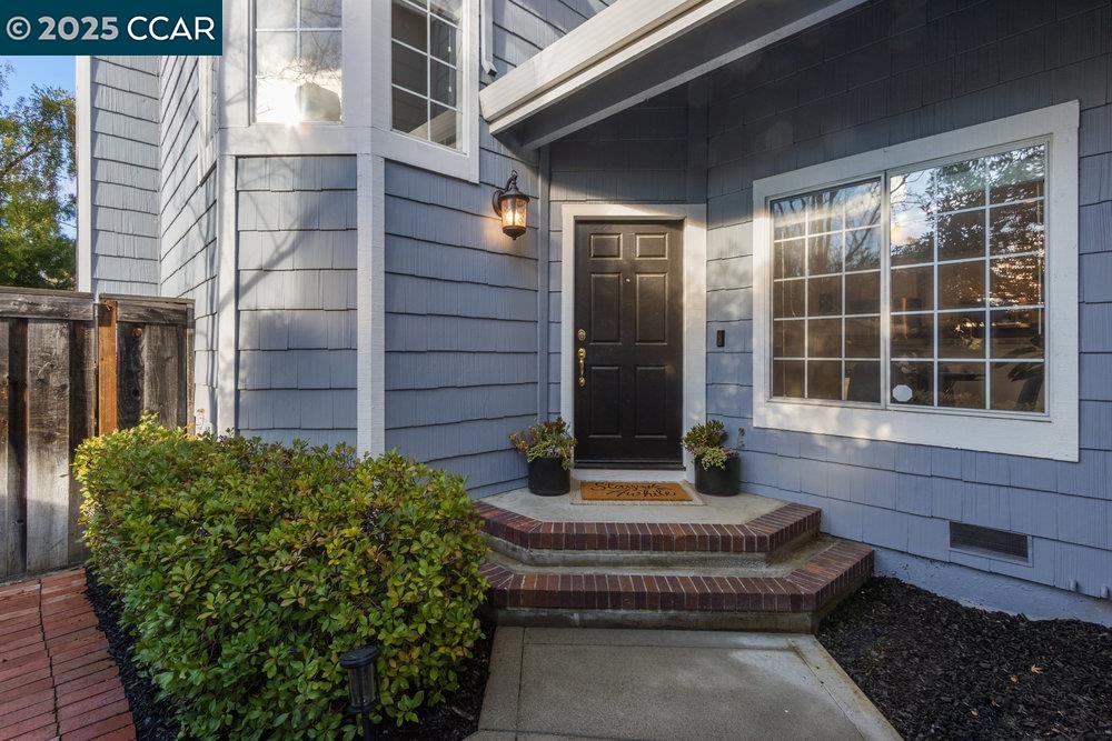 Detail Gallery Image 3 of 42 For 35 Jalalon Pl, Clayton,  CA 94517 - 3 Beds | 2/1 Baths