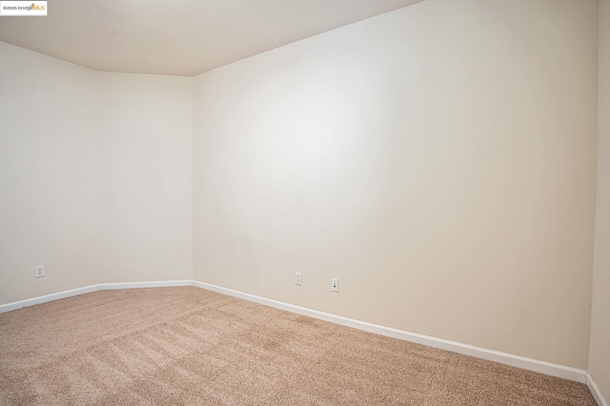 Detail Gallery Image 21 of 52 For 1319 Teal Hollow Dr, Yuba City,  CA 95993 - 5 Beds | 3 Baths