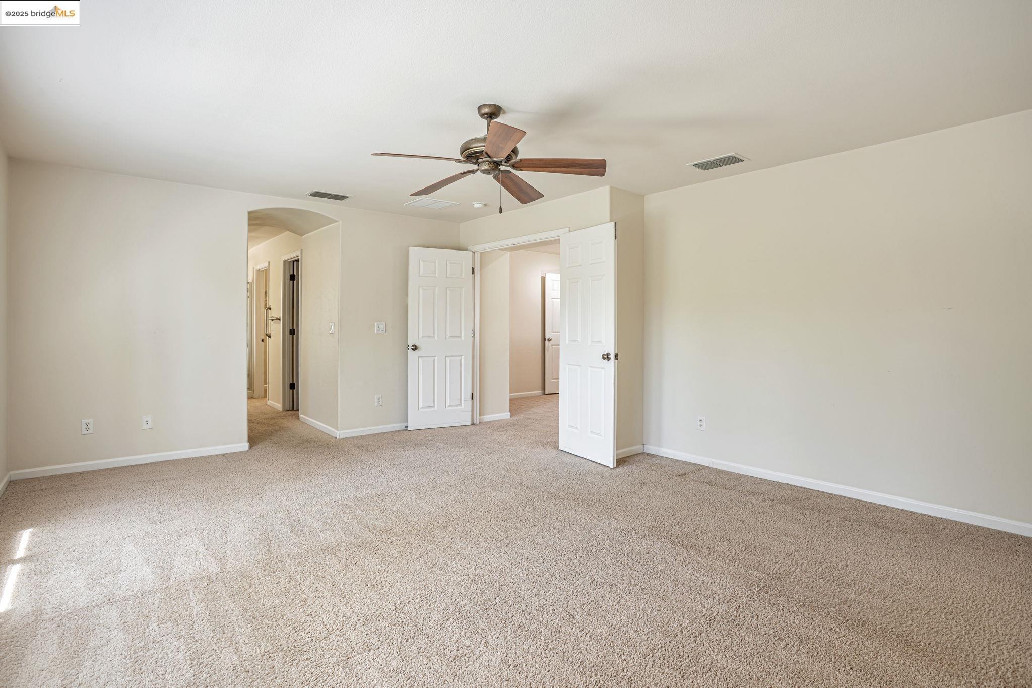 Detail Gallery Image 28 of 52 For 1319 Teal Hollow Dr, Yuba City,  CA 95993 - 5 Beds | 3 Baths