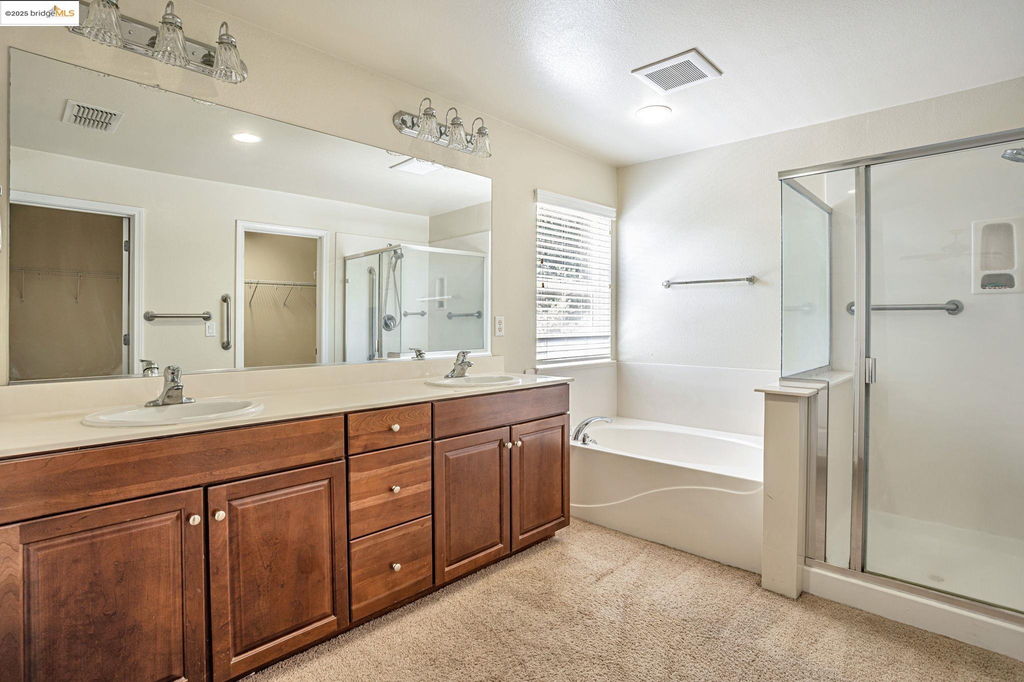 Detail Gallery Image 29 of 52 For 1319 Teal Hollow Dr, Yuba City,  CA 95993 - 5 Beds | 3 Baths