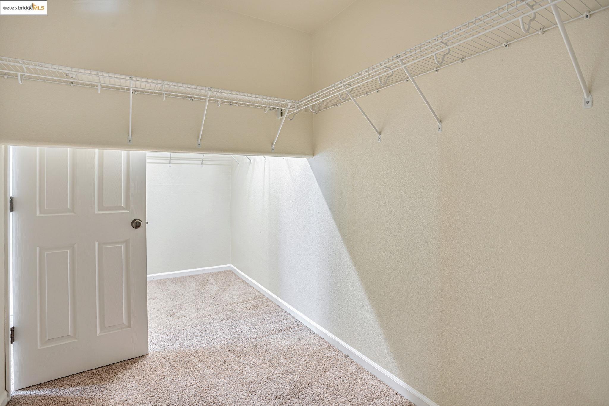 Detail Gallery Image 30 of 52 For 1319 Teal Hollow Dr, Yuba City,  CA 95993 - 5 Beds | 3 Baths