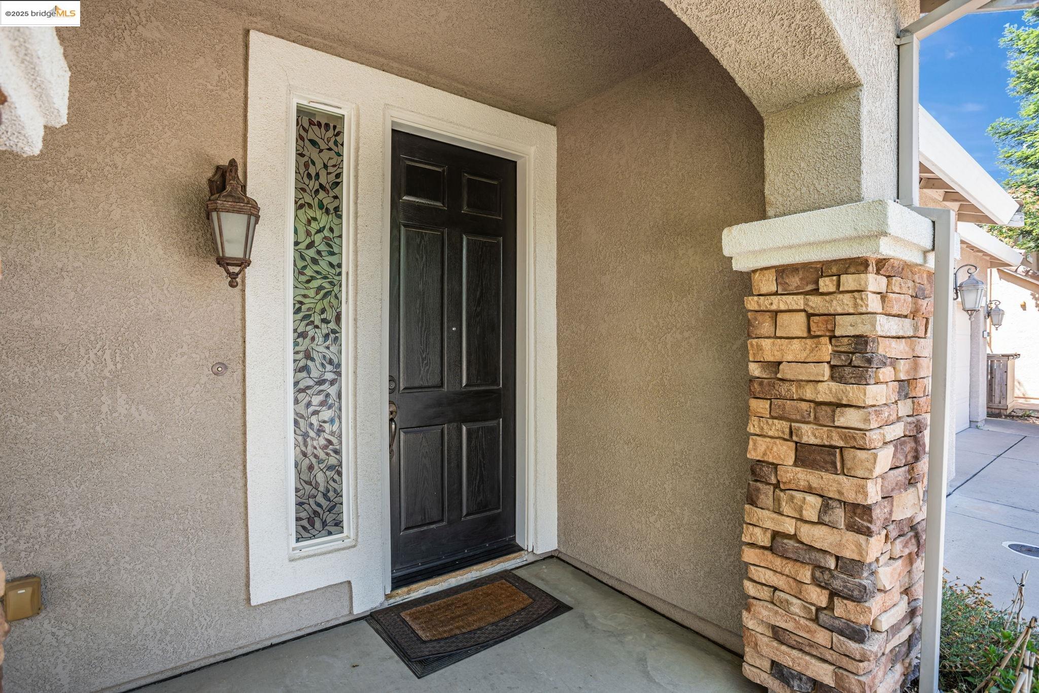 Detail Gallery Image 4 of 52 For 1319 Teal Hollow Dr, Yuba City,  CA 95993 - 5 Beds | 3 Baths