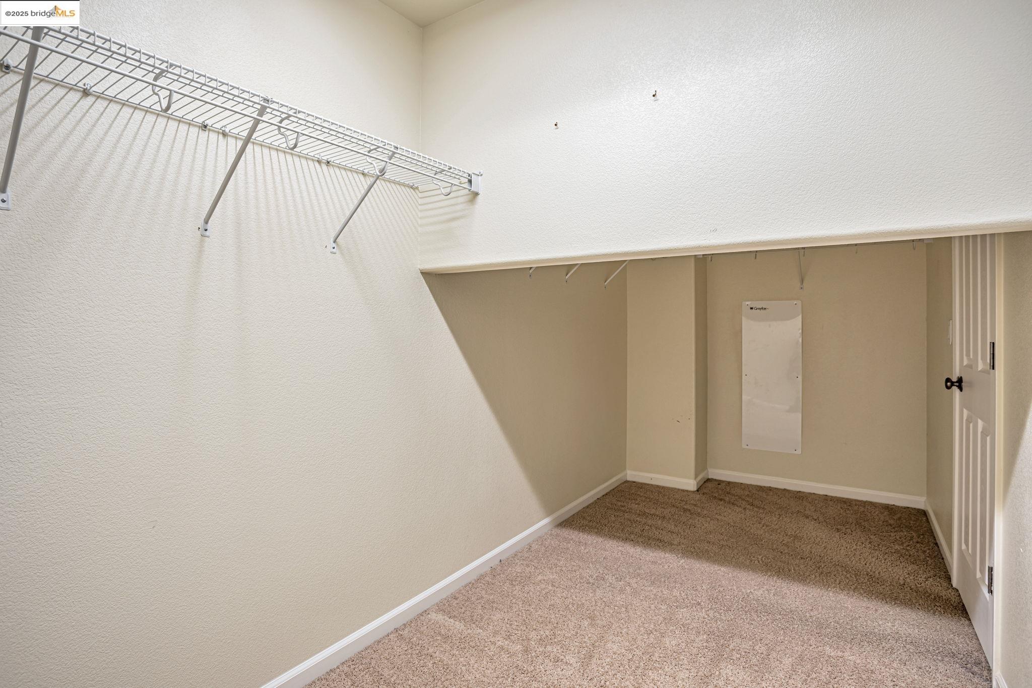 Detail Gallery Image 31 of 52 For 1319 Teal Hollow Dr, Yuba City,  CA 95993 - 5 Beds | 3 Baths