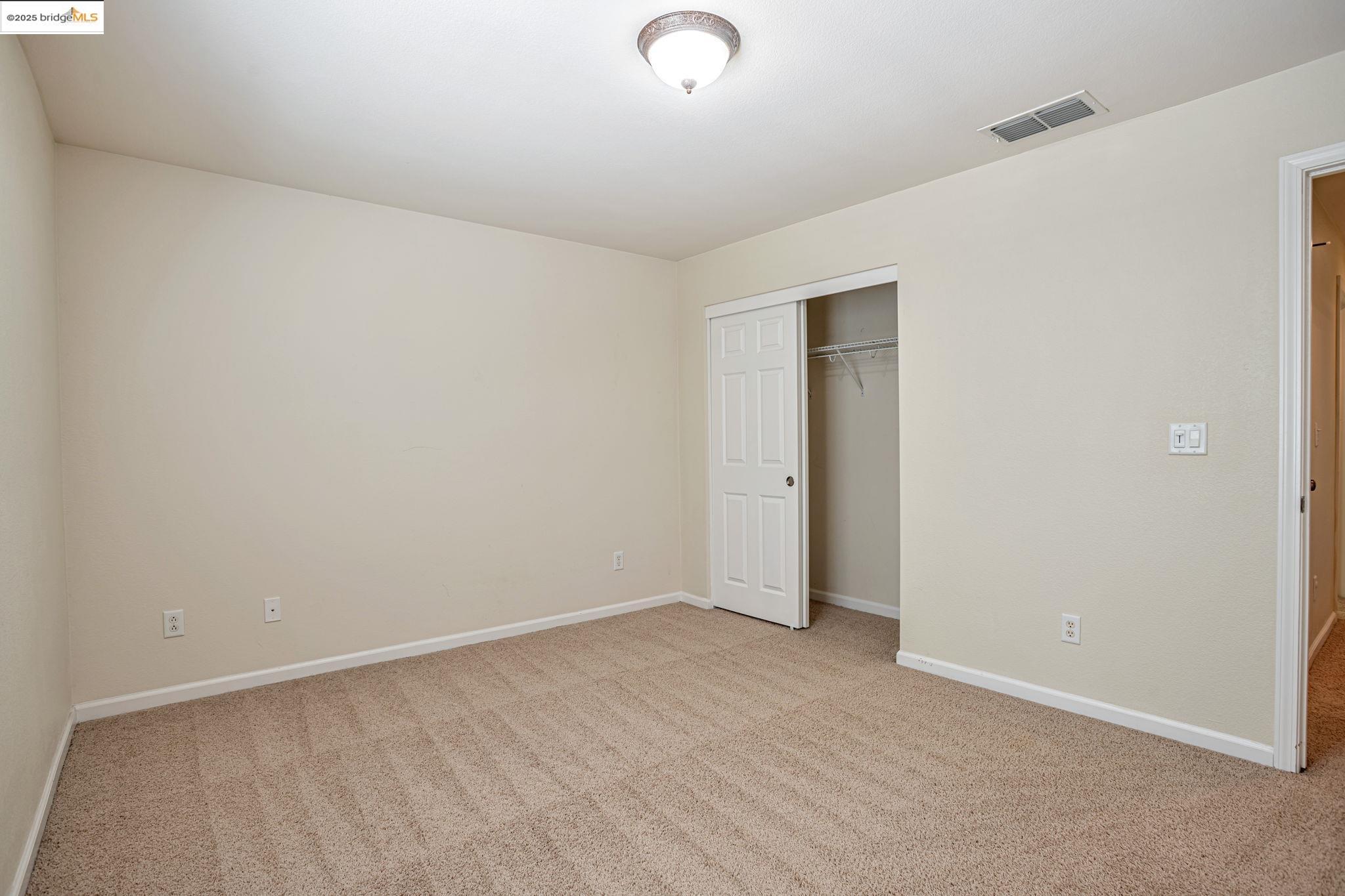 Detail Gallery Image 38 of 52 For 1319 Teal Hollow Dr, Yuba City,  CA 95993 - 5 Beds | 3 Baths