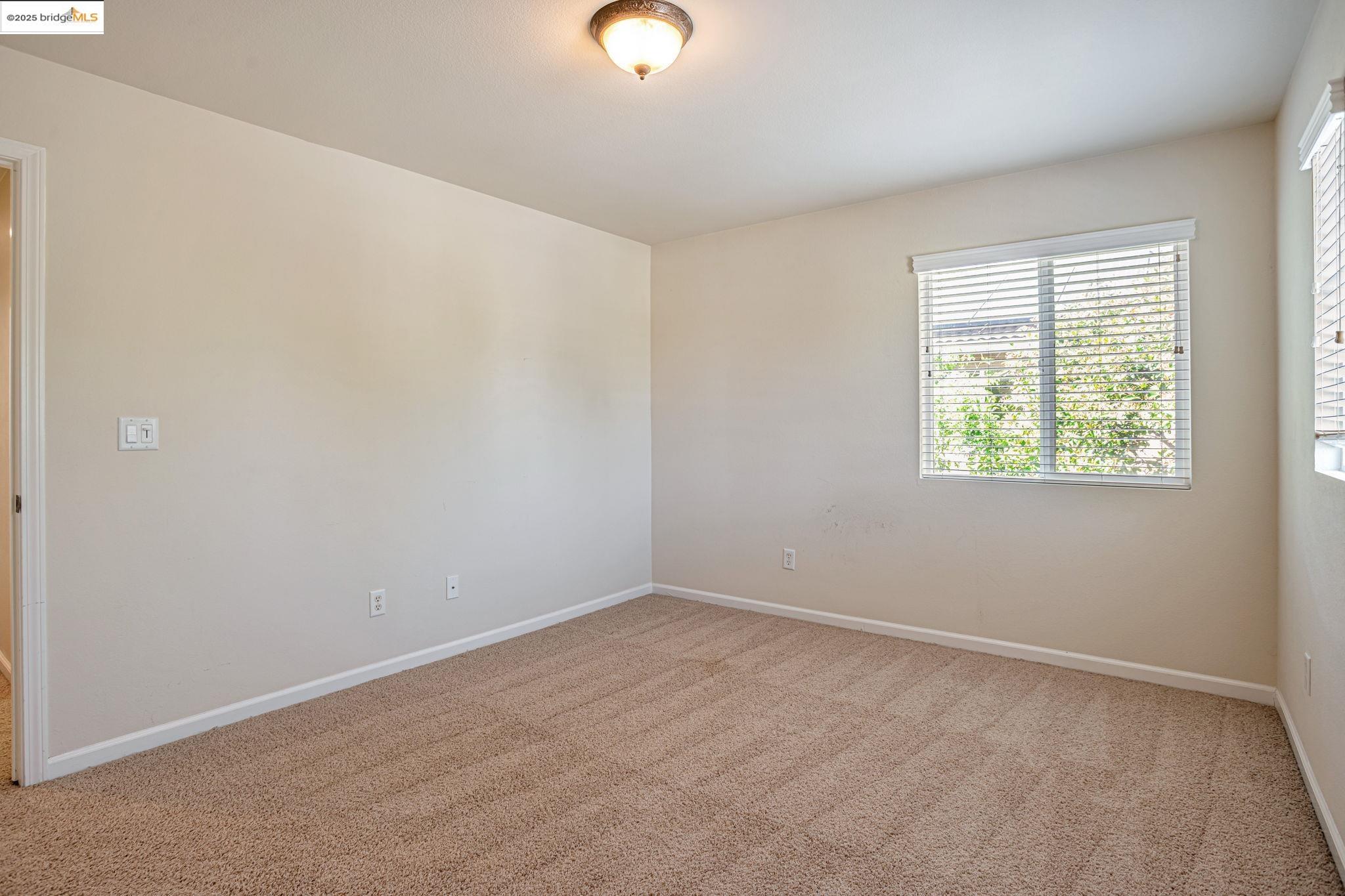 Detail Gallery Image 41 of 52 For 1319 Teal Hollow Dr, Yuba City,  CA 95993 - 5 Beds | 3 Baths