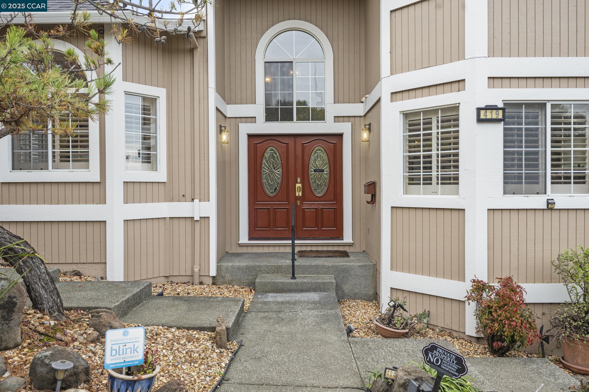 Detail Gallery Image 2 of 39 For 419 Clark Drive, Vallejo,  CA 94534 - 5 Beds | 3 Baths