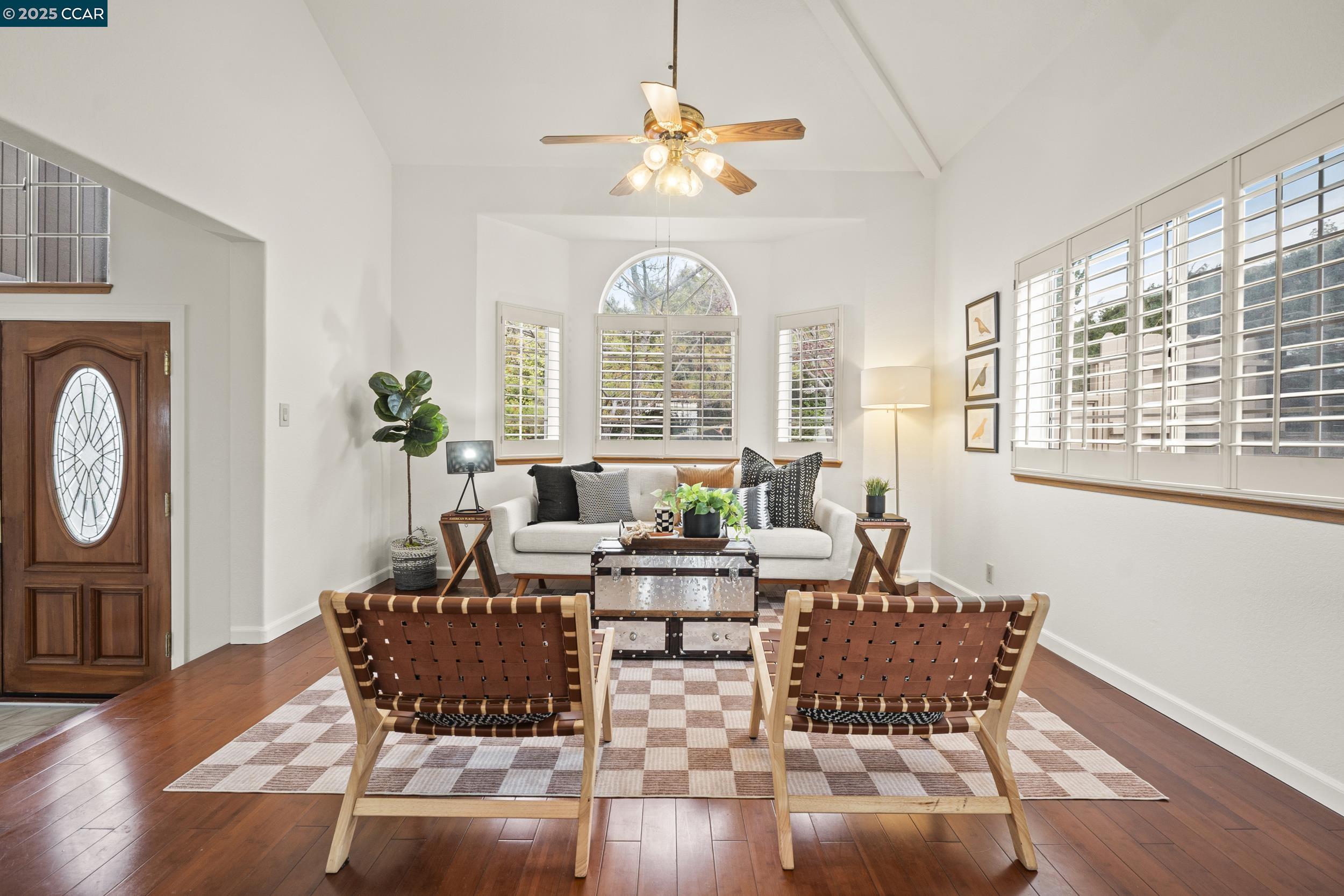 Detail Gallery Image 5 of 39 For 419 Clark Drive, Vallejo,  CA 94534 - 5 Beds | 3 Baths