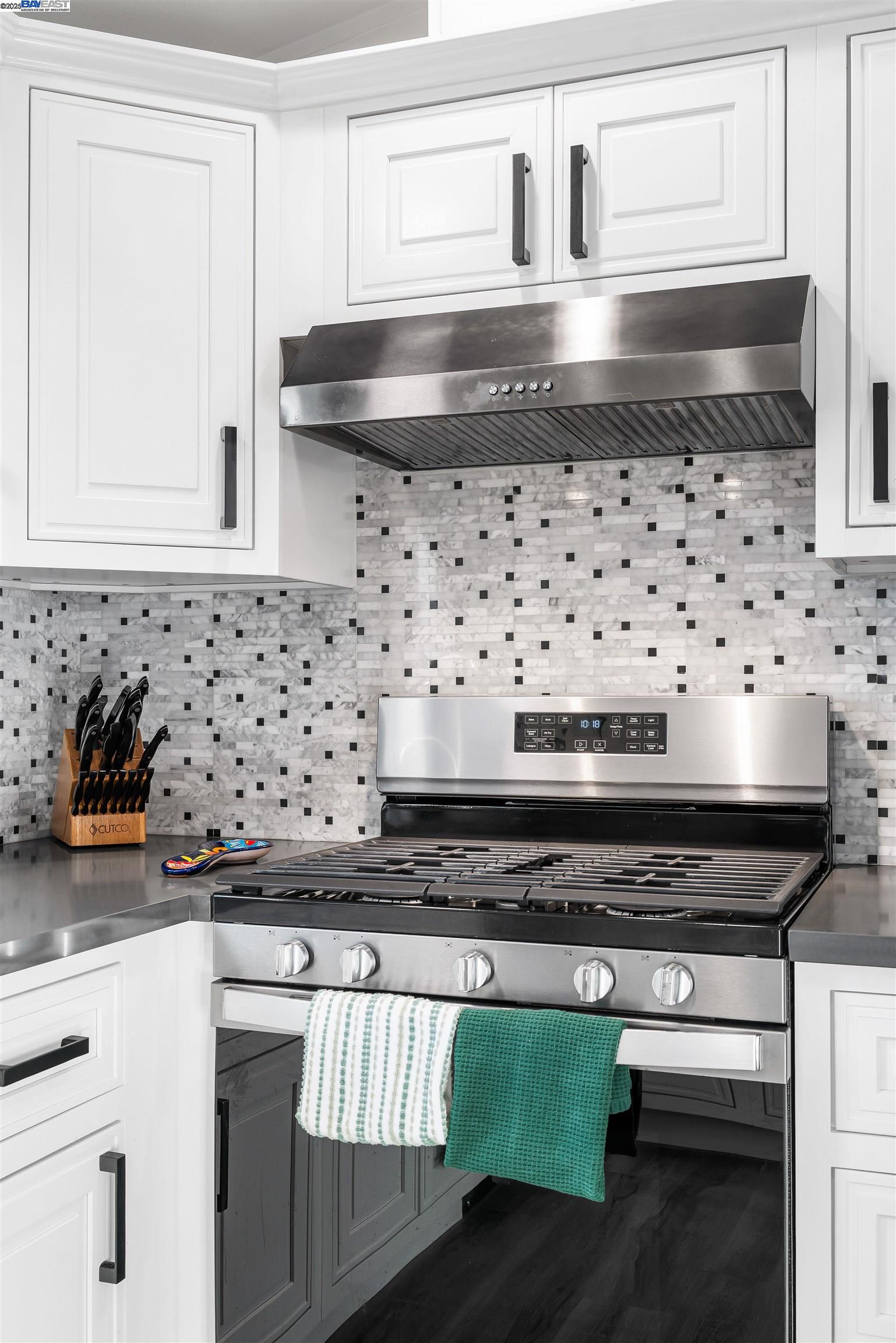 Detail Gallery Image 14 of 39 For 900 Golden Wheel Park Dr Spc 5,  San Jose,  CA 95112 - 3 Beds | 2 Baths