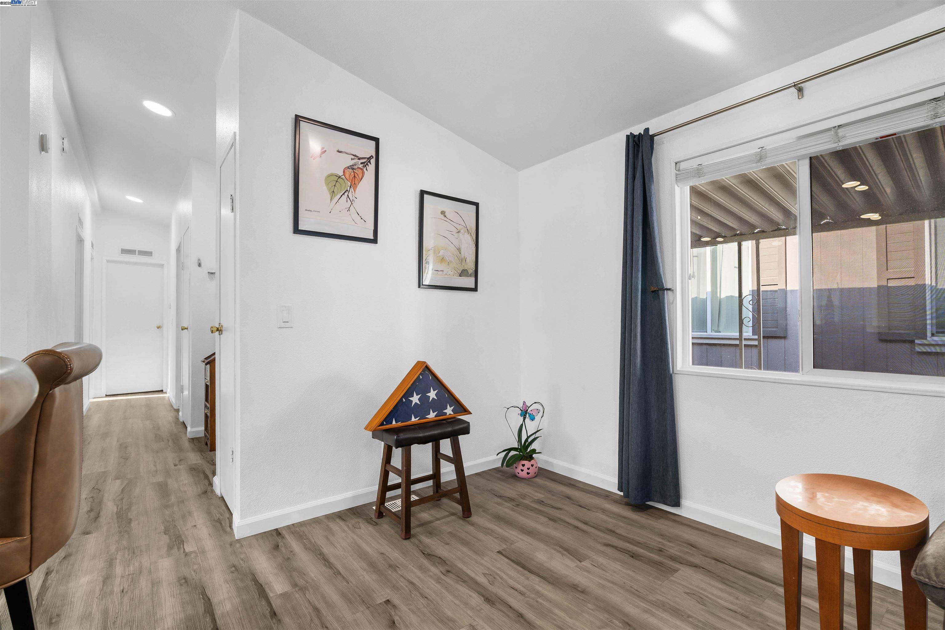 Detail Gallery Image 8 of 39 For 900 Golden Wheel Park Dr Spc 5,  San Jose,  CA 95112 - 3 Beds | 2 Baths