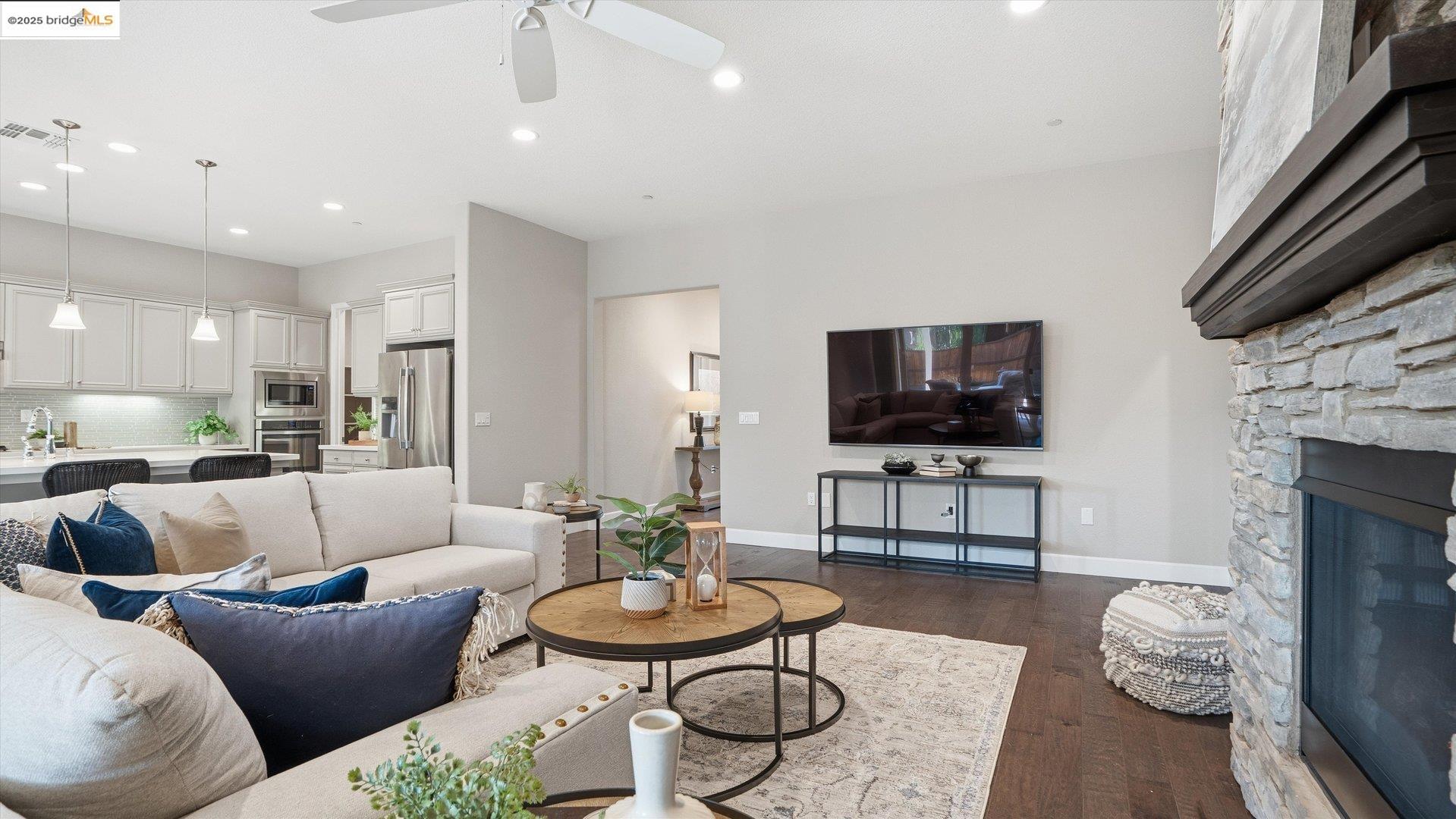 Detail Gallery Image 12 of 43 For 9487 Davenport Cir, Discovery Bay,  CA 94505 - 3 Beds | 2/1 Baths