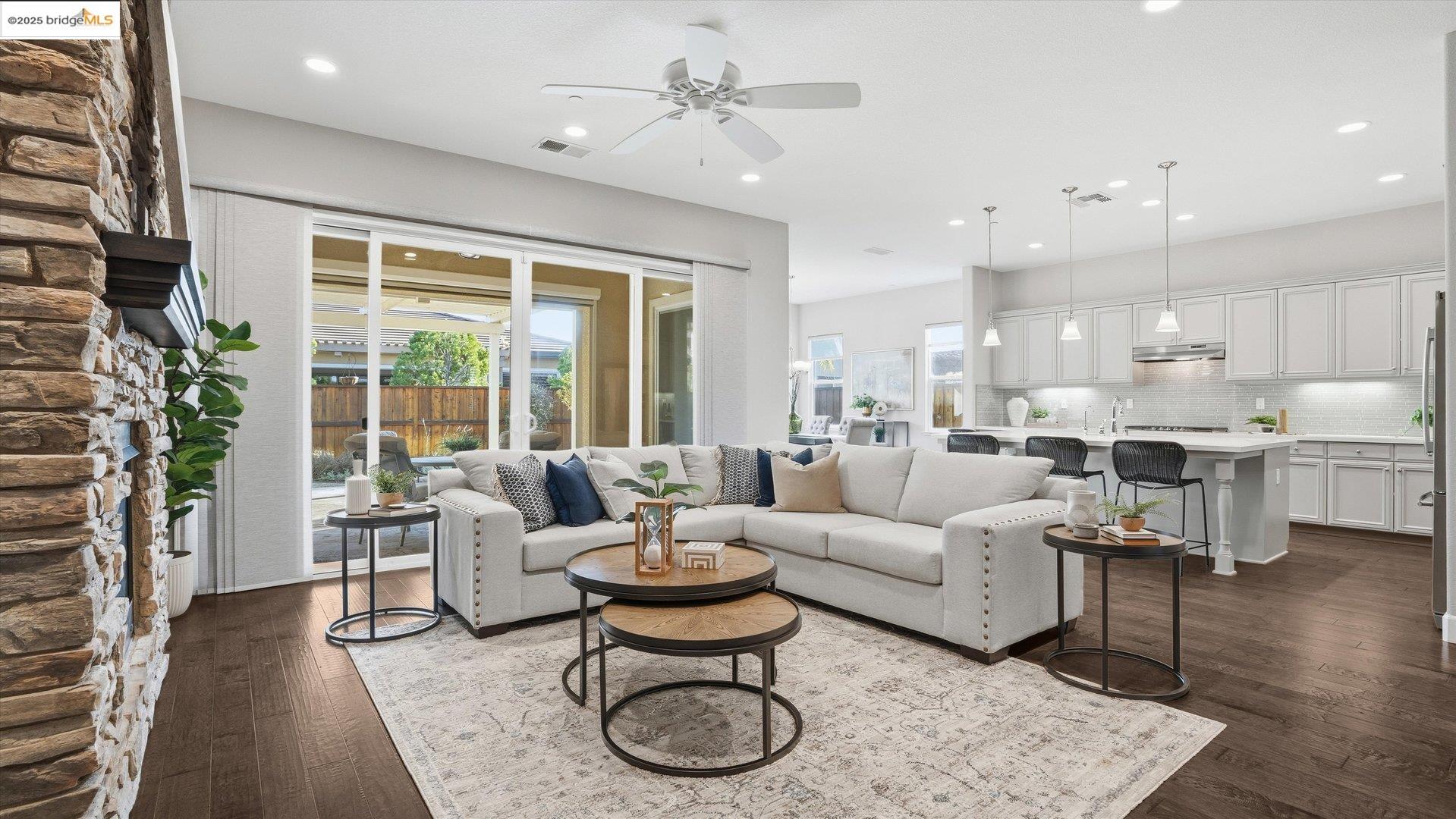 Detail Gallery Image 13 of 43 For 9487 Davenport Cir, Discovery Bay,  CA 94505 - 3 Beds | 2/1 Baths