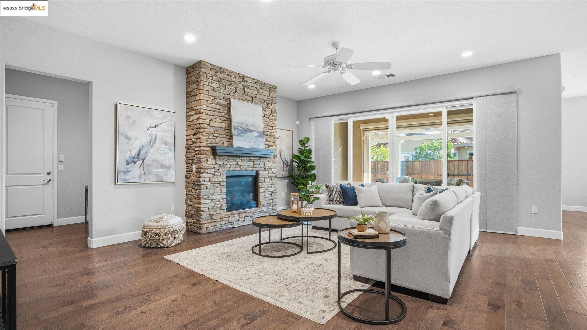 Detail Gallery Image 14 of 43 For 9487 Davenport Cir, Discovery Bay,  CA 94505 - 3 Beds | 2/1 Baths