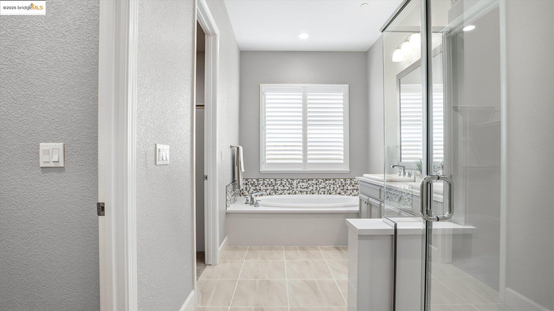 Detail Gallery Image 19 of 43 For 9487 Davenport Cir, Discovery Bay,  CA 94505 - 3 Beds | 2/1 Baths