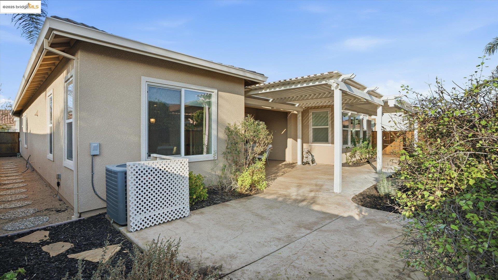 Detail Gallery Image 32 of 43 For 9487 Davenport Cir, Discovery Bay,  CA 94505 - 3 Beds | 2/1 Baths